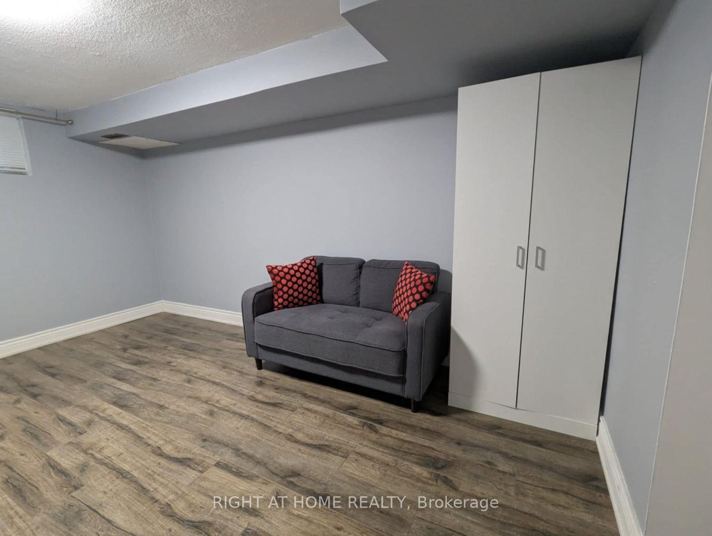 Photo 3 of Unit BSMT, 108 Bradstone Square, Scarborough, Malvern — HOMEH