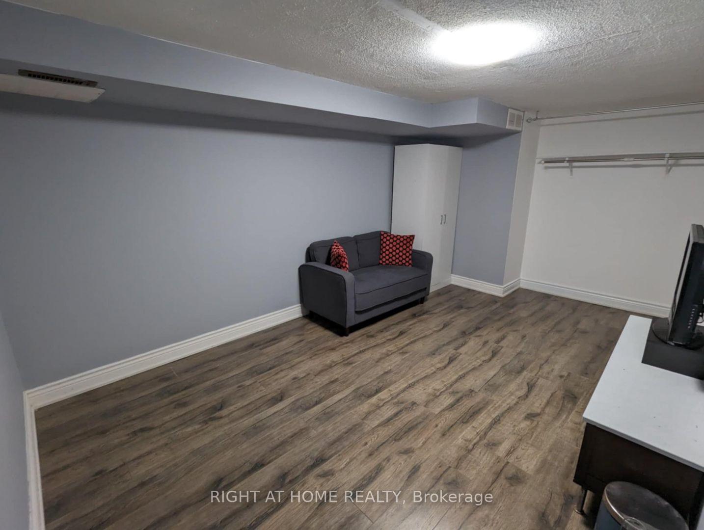Photo 4 of Unit BSMT, 108 Bradstone Square, Scarborough, Malvern — HOMEH