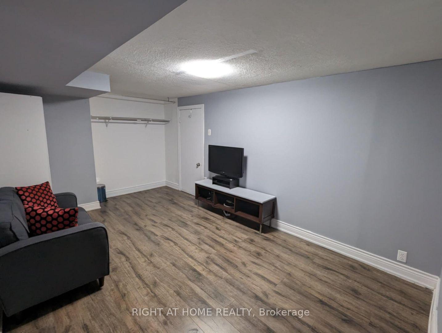 Photo 5 of Unit BSMT, 108 Bradstone Square, Scarborough, Malvern — HOMEH