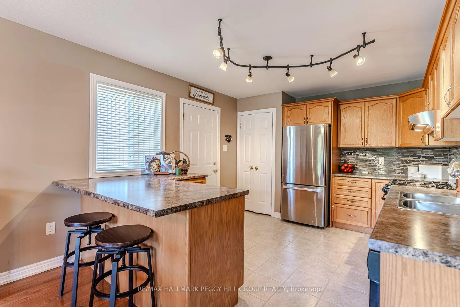 Photo 6 of 20 Rosemarie Drive, Oro-Medonte, Rural Oro-Medonte — HOMEH