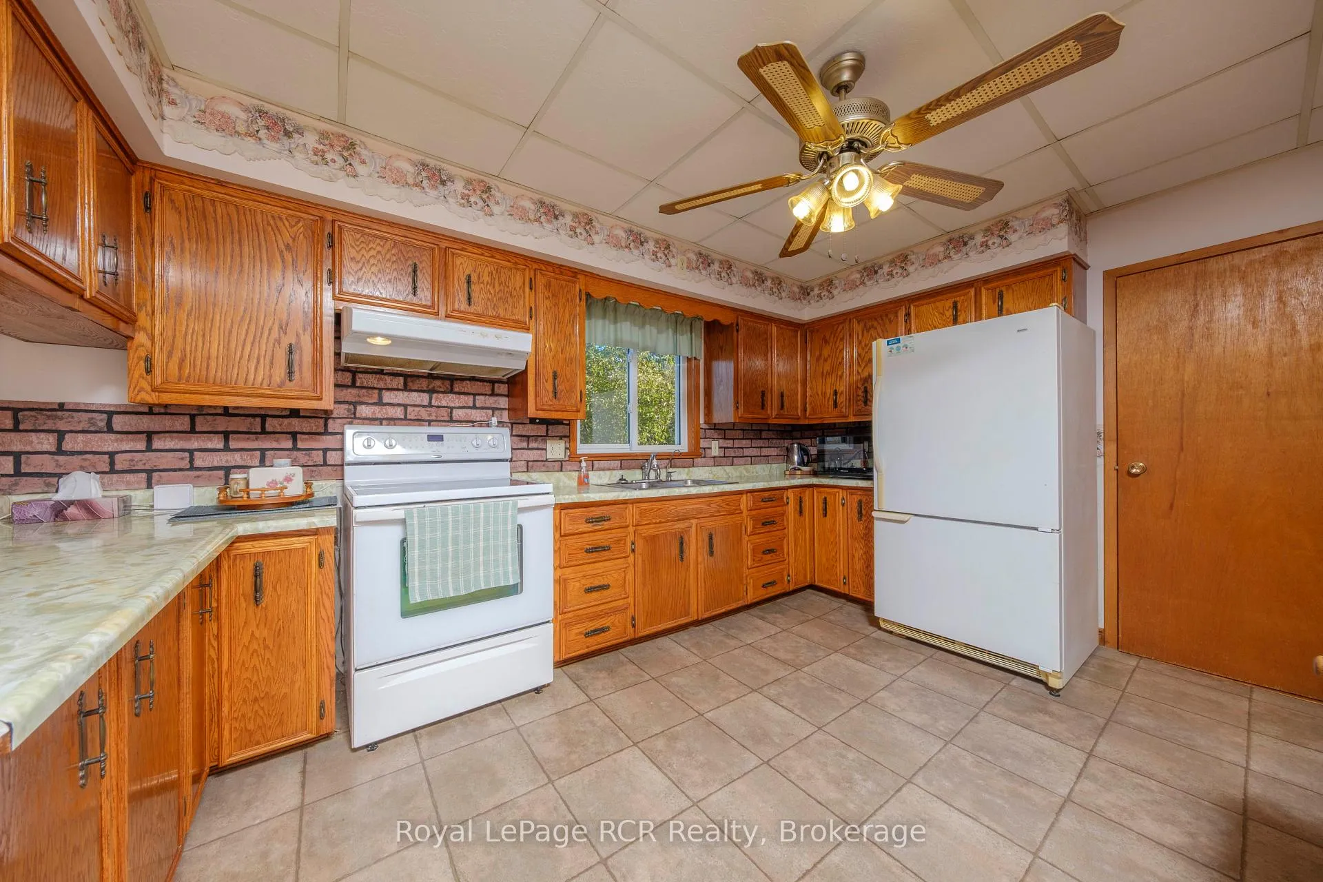 Photo 16 of 2095 12 Concession, Huron-Kinloss — HOMEH
