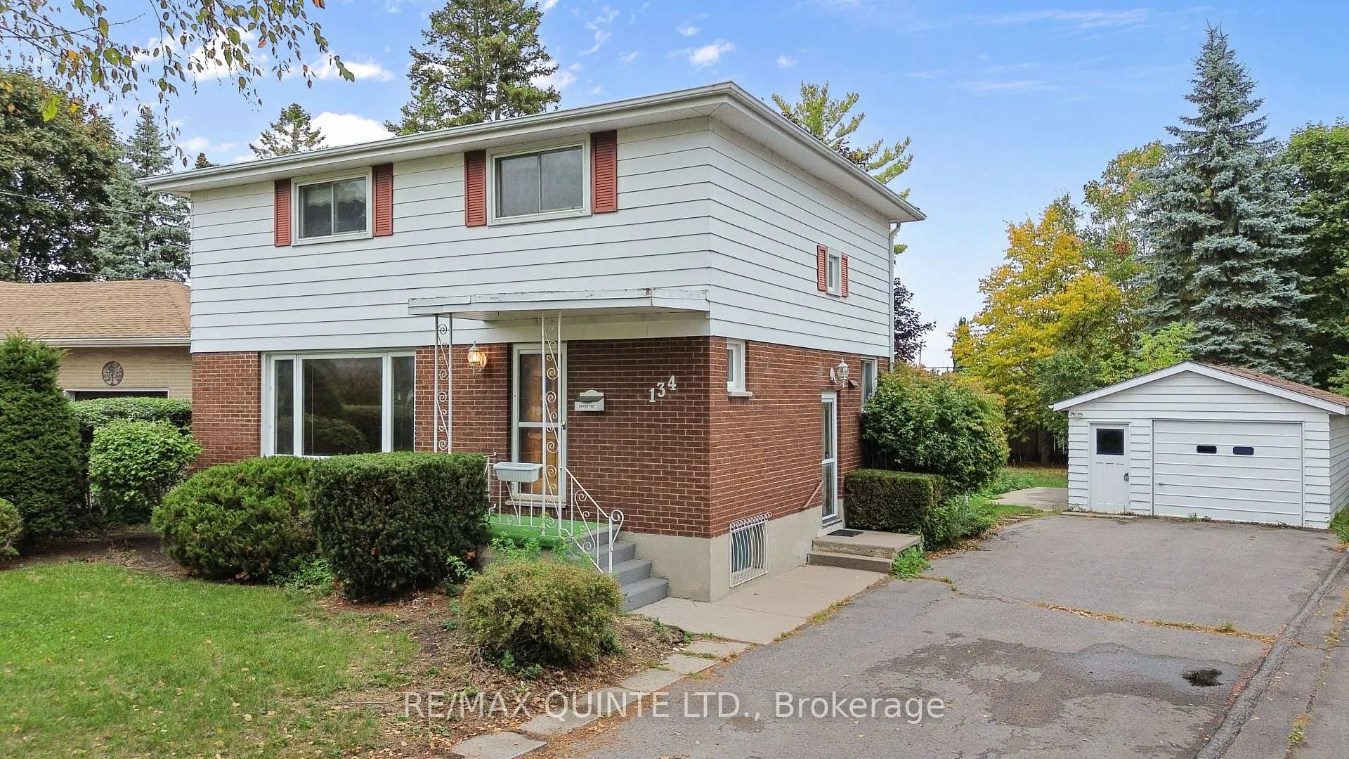 Photo 2 of 134 Hastings Drive, Belleville, Belleville Ward — HOMEH
