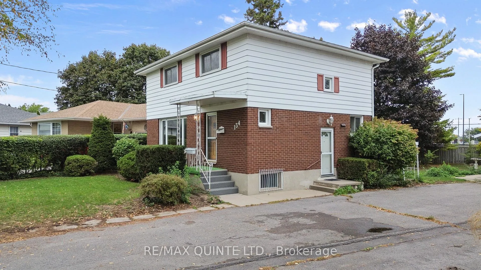Photo 3 of 134 Hastings Drive, Belleville, Belleville Ward — HOMEH