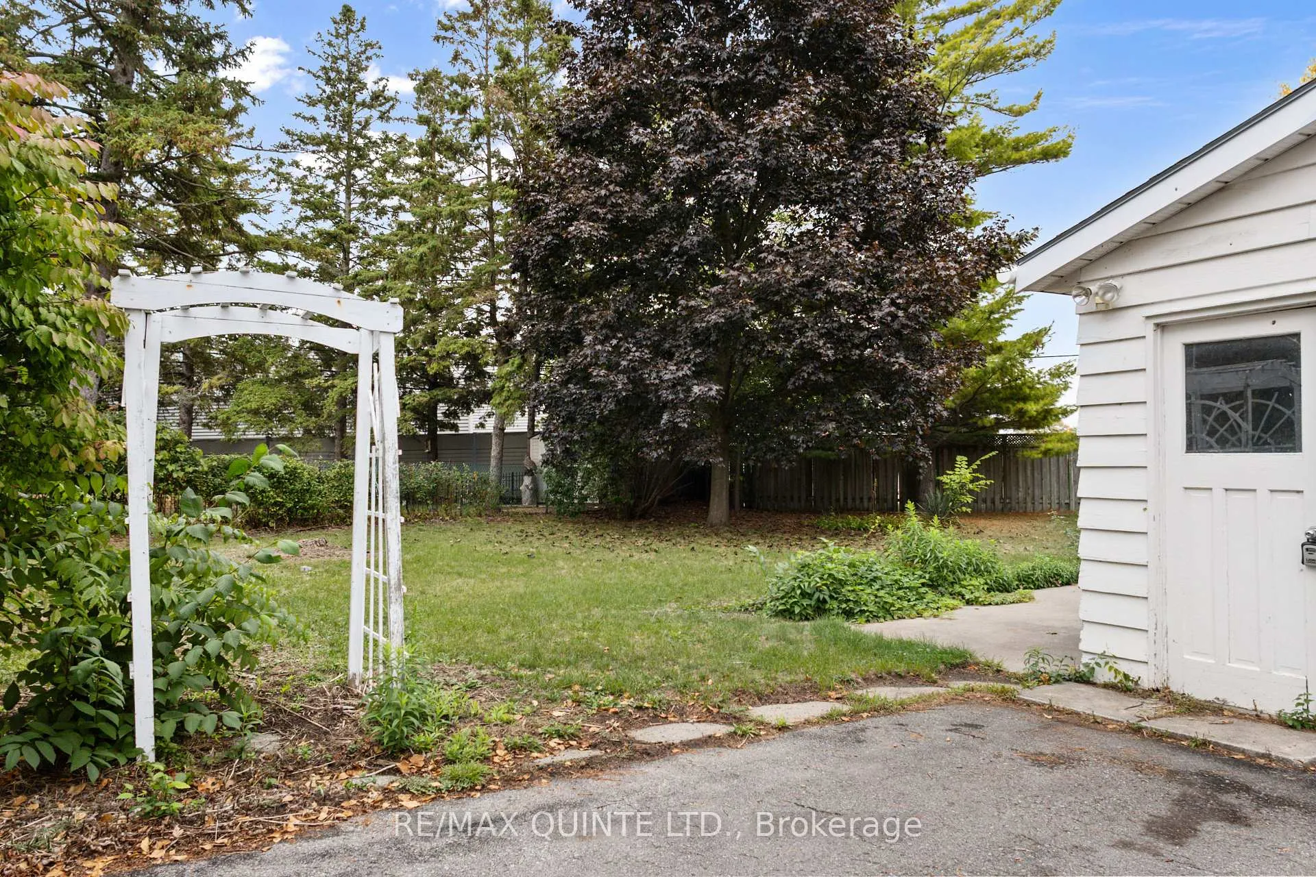 Photo 8 of 134 Hastings Drive, Belleville, Belleville Ward — HOMEH