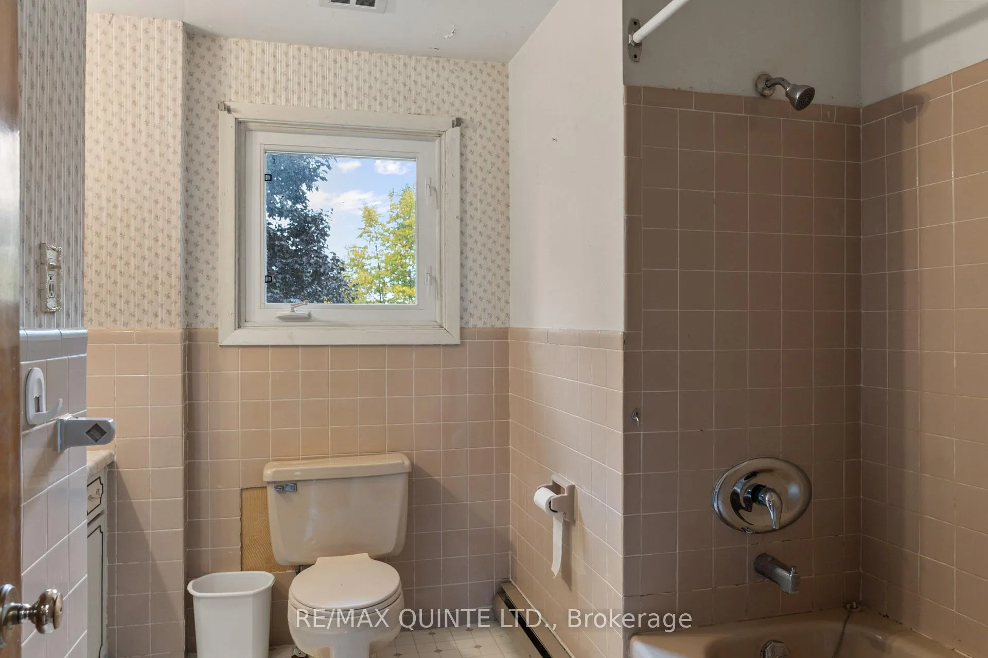 Photo 30 of 134 Hastings Drive, Belleville, Belleville Ward — HOMEH