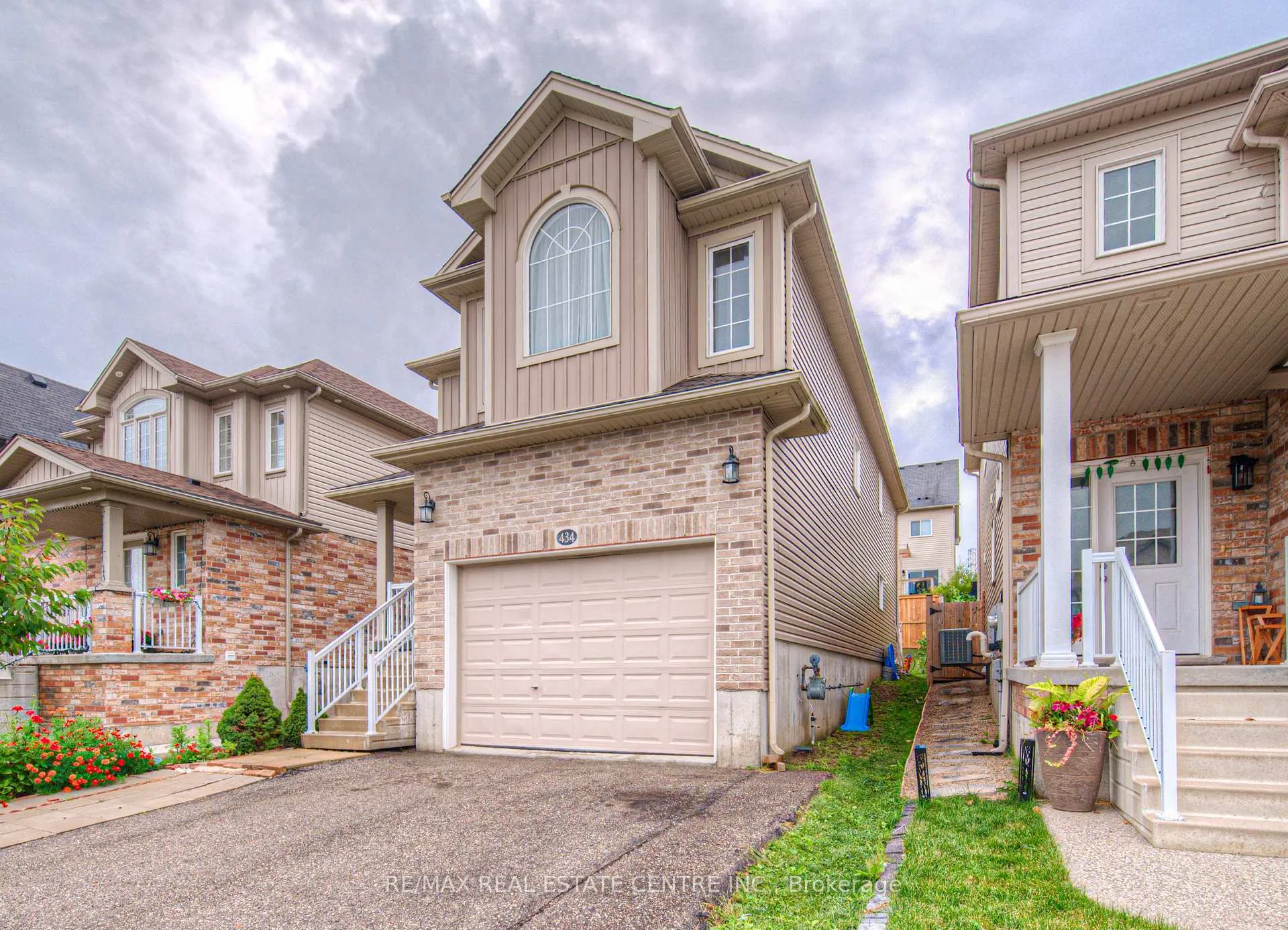 Photo 3 of 434 Woodbine Avenue, Kitchener — HOMEH