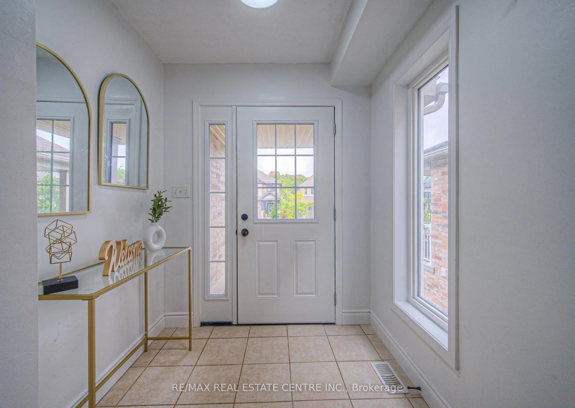 Photo 4 of 434 Woodbine Avenue, Kitchener — HOMEH