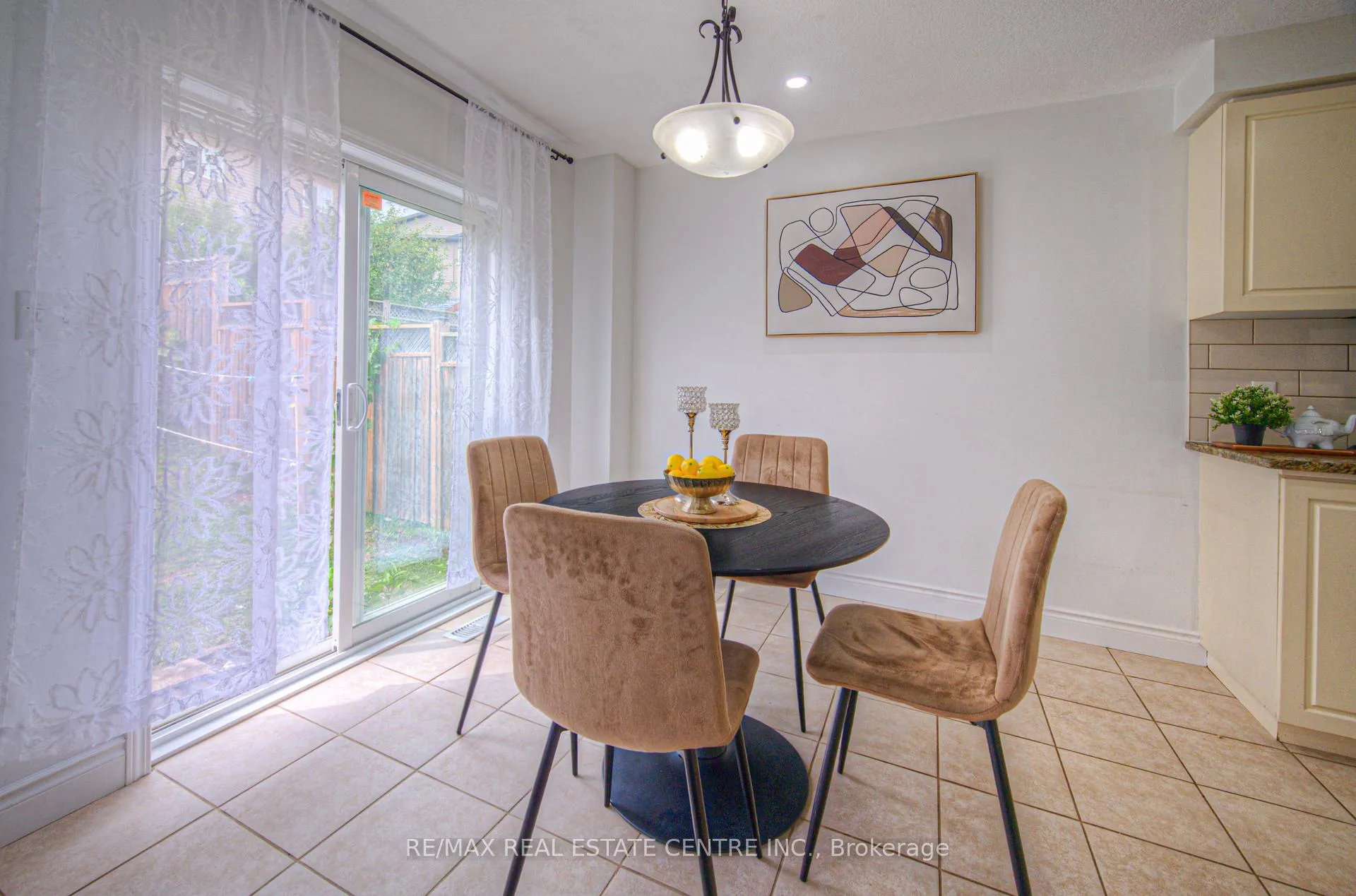 Photo 17 of 434 Woodbine Avenue, Kitchener — HOMEH