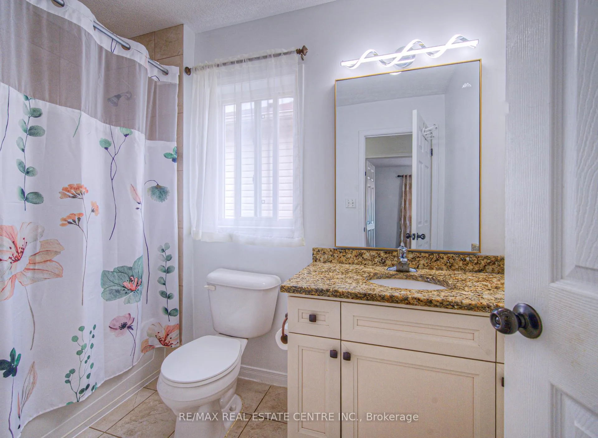 Photo 25 of 434 Woodbine Avenue, Kitchener — HOMEH