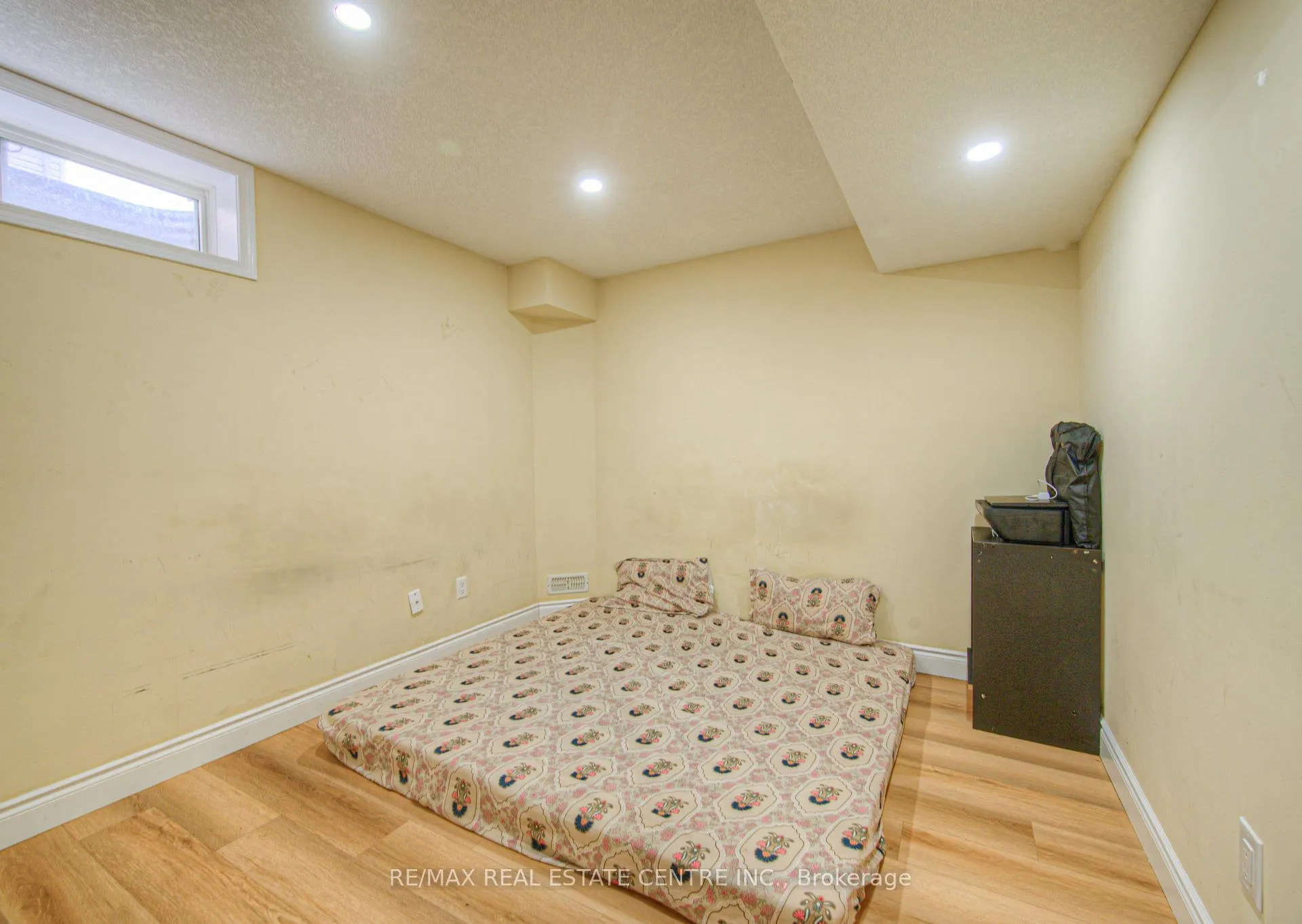Photo 41 of 434 Woodbine Avenue, Kitchener — HOMEH