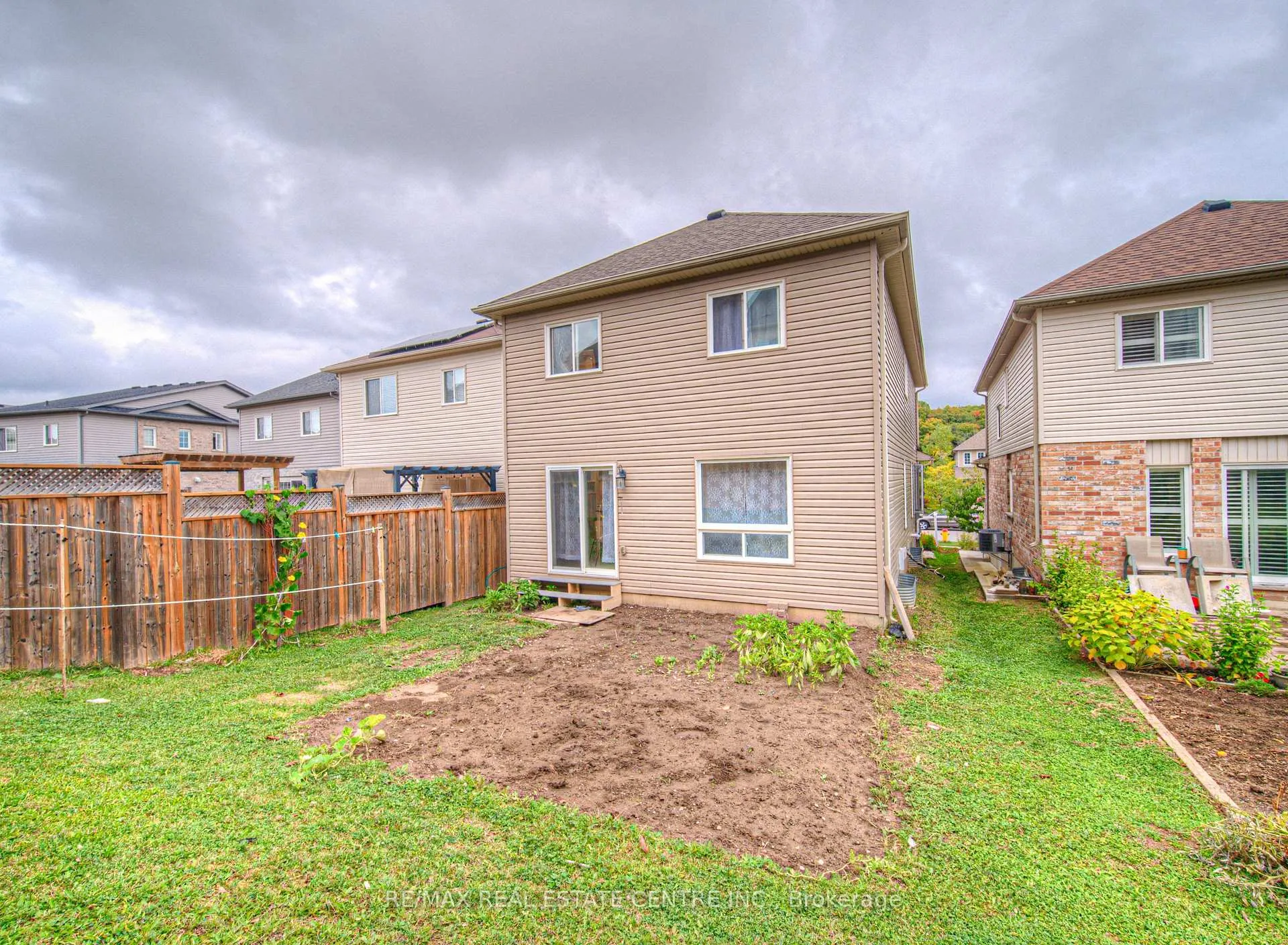 Photo 46 of 434 Woodbine Avenue, Kitchener — HOMEH