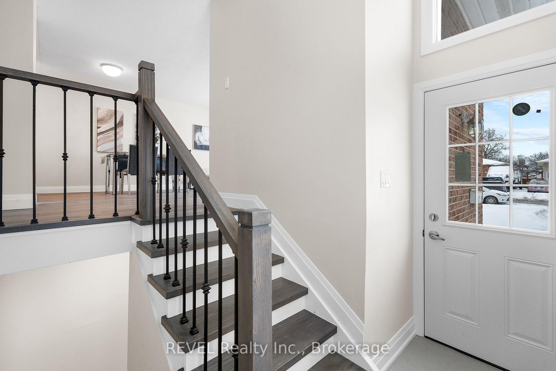 Photo 4 of 104 Bartlett Street, Thorold, Allanburg/Thorold South — HOMEH