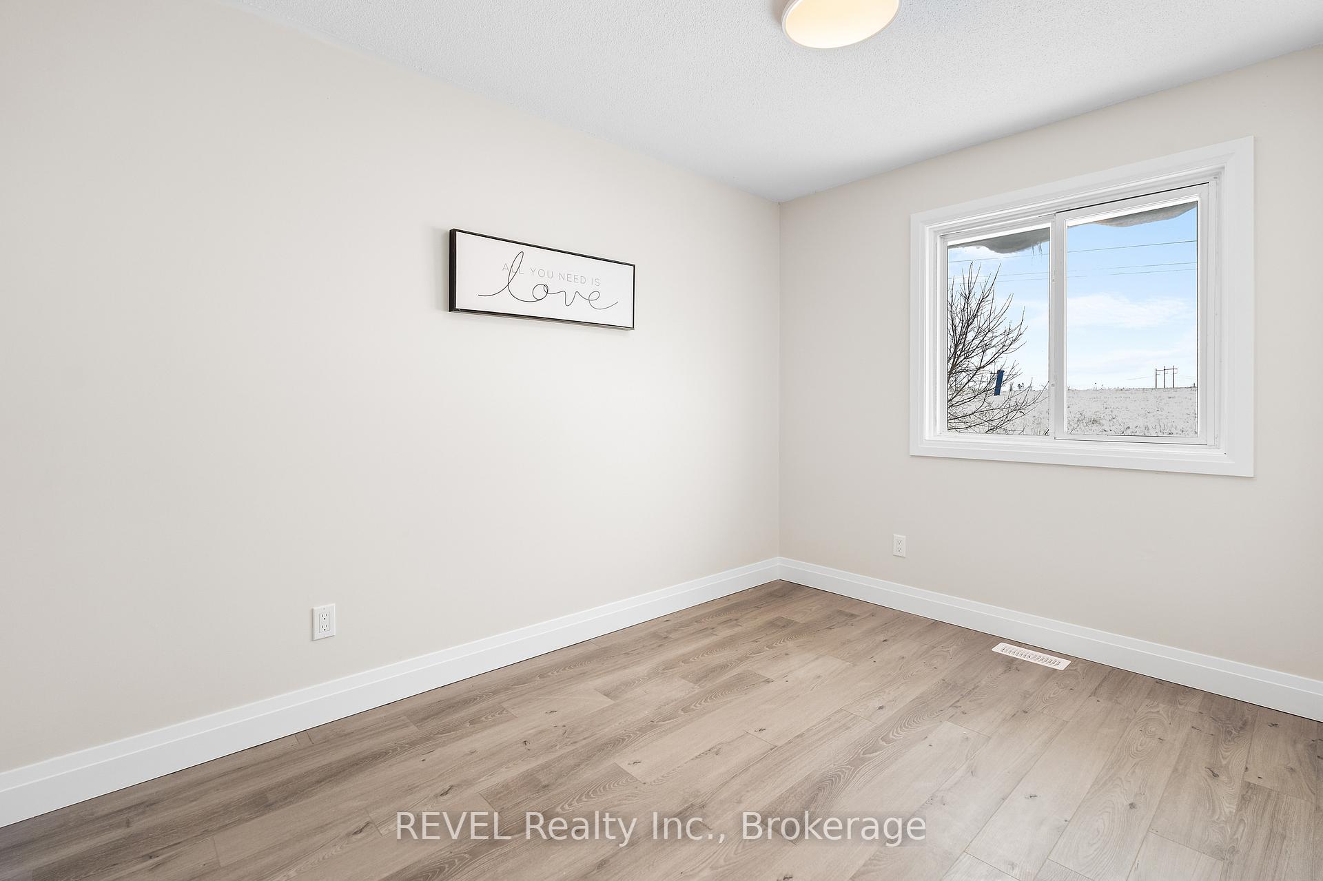 Photo 16 of 104 Bartlett Street, Thorold, Allanburg/Thorold South — HOMEH