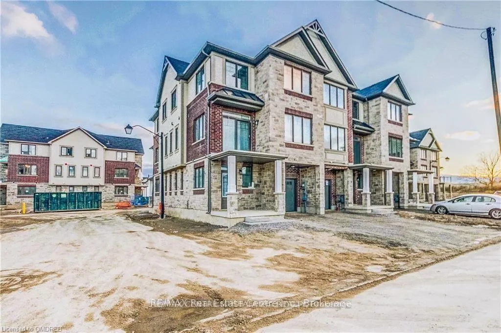 Photo 2 of 23 Dodman Crescent, Hamilton, Meadowlands — HOMEH