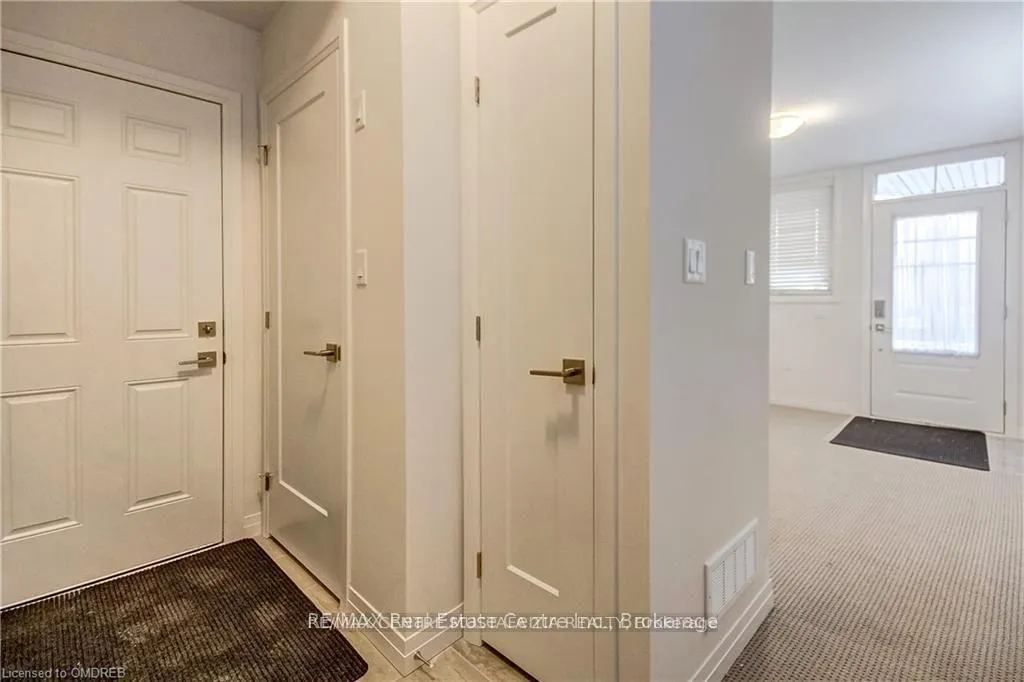 Photo 4 of 23 Dodman Crescent, Hamilton, Meadowlands — HOMEH