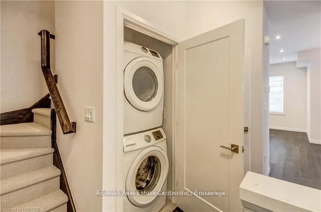 Photo 5 of 23 Dodman Crescent, Hamilton, Meadowlands — HOMEH