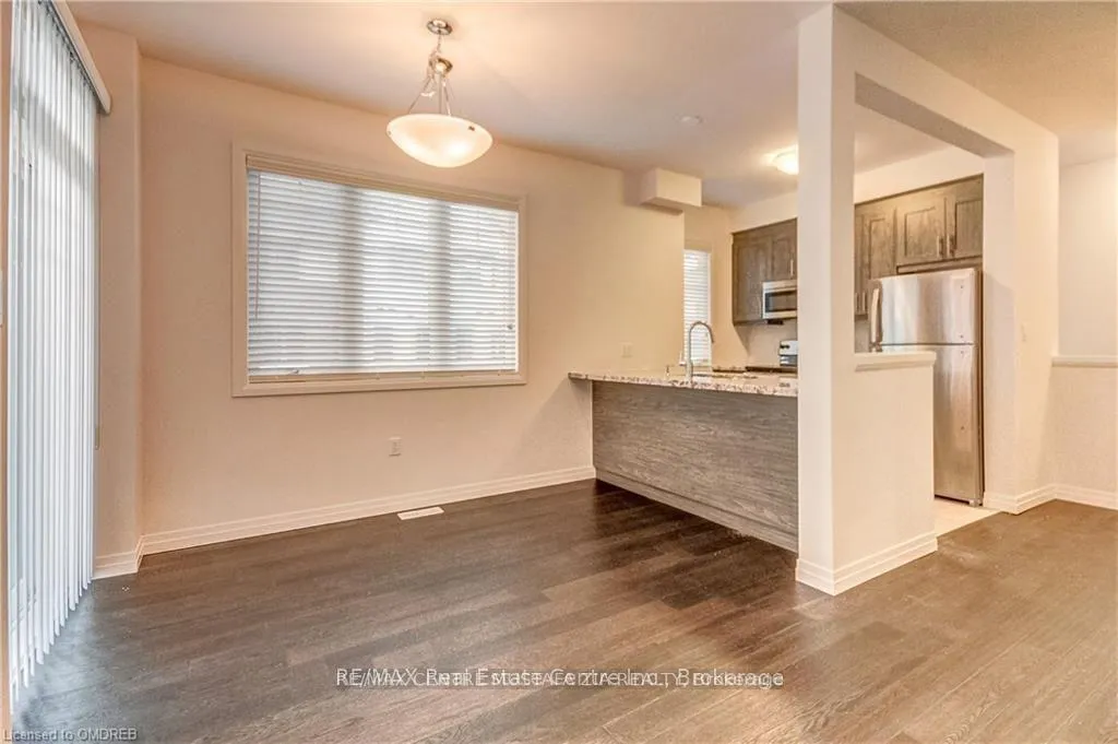 Photo 9 of 23 Dodman Crescent, Hamilton, Meadowlands — HOMEH