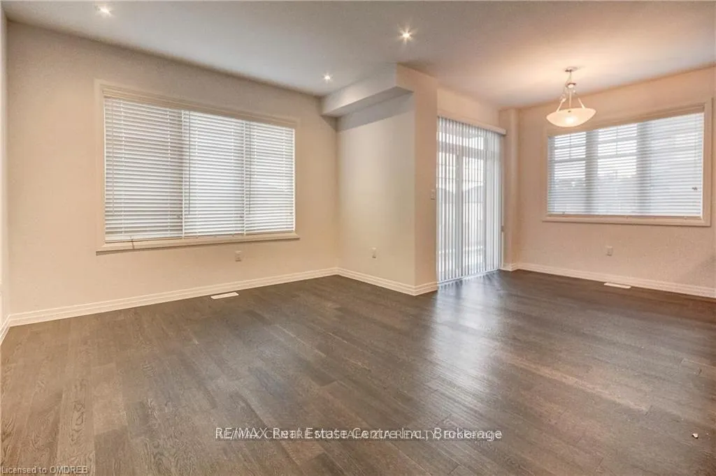 Photo 10 of 23 Dodman Crescent, Hamilton, Meadowlands — HOMEH
