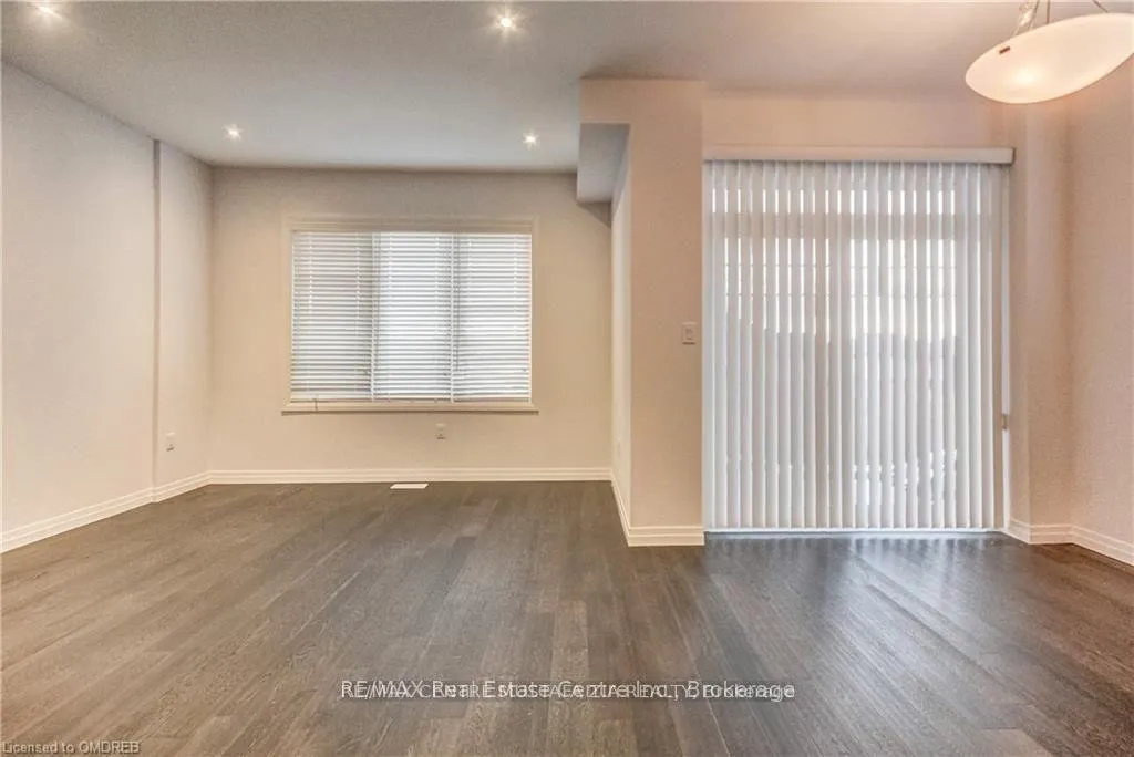 Photo 12 of 23 Dodman Crescent, Hamilton, Meadowlands — HOMEH