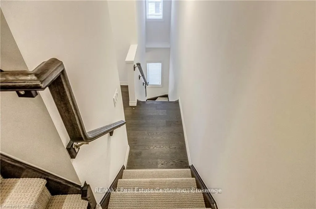 Photo 13 of 23 Dodman Crescent, Hamilton, Meadowlands — HOMEH