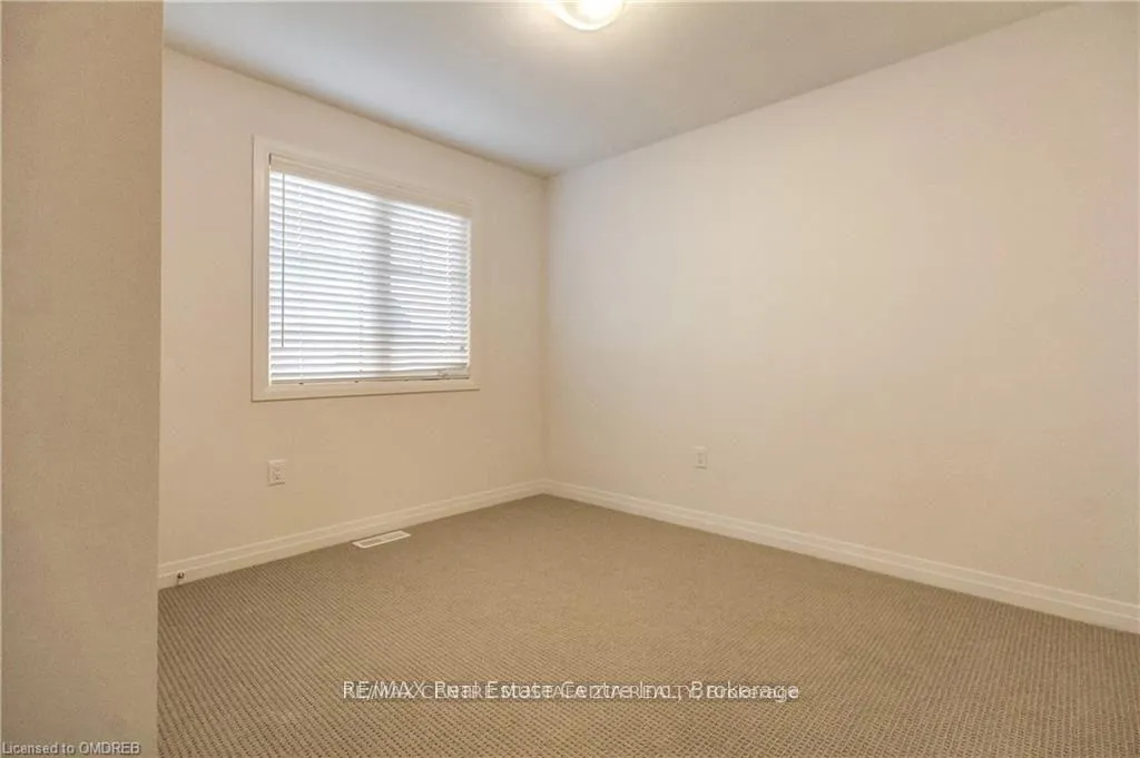 Photo 14 of 23 Dodman Crescent, Hamilton, Meadowlands — HOMEH