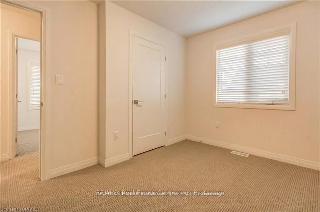 Photo 15 of 23 Dodman Crescent, Hamilton, Meadowlands — HOMEH