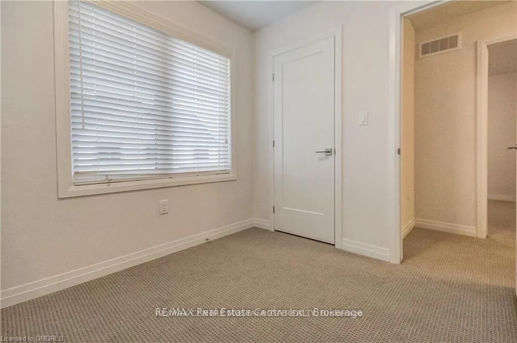 Photo 17 of 23 Dodman Crescent, Hamilton, Meadowlands — HOMEH