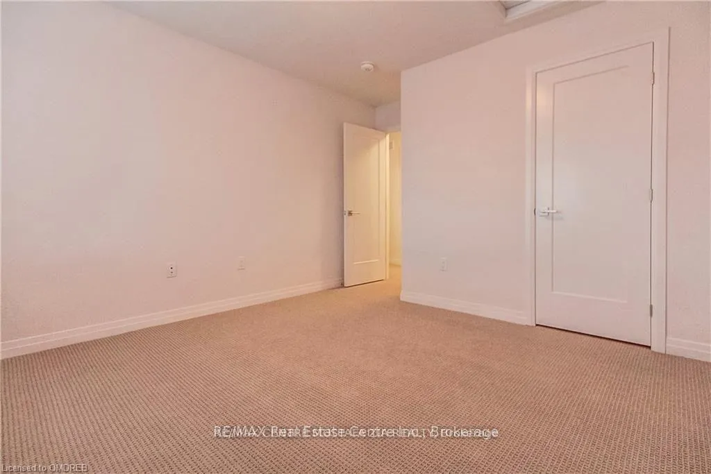 Photo 19 of 23 Dodman Crescent, Hamilton, Meadowlands — HOMEH