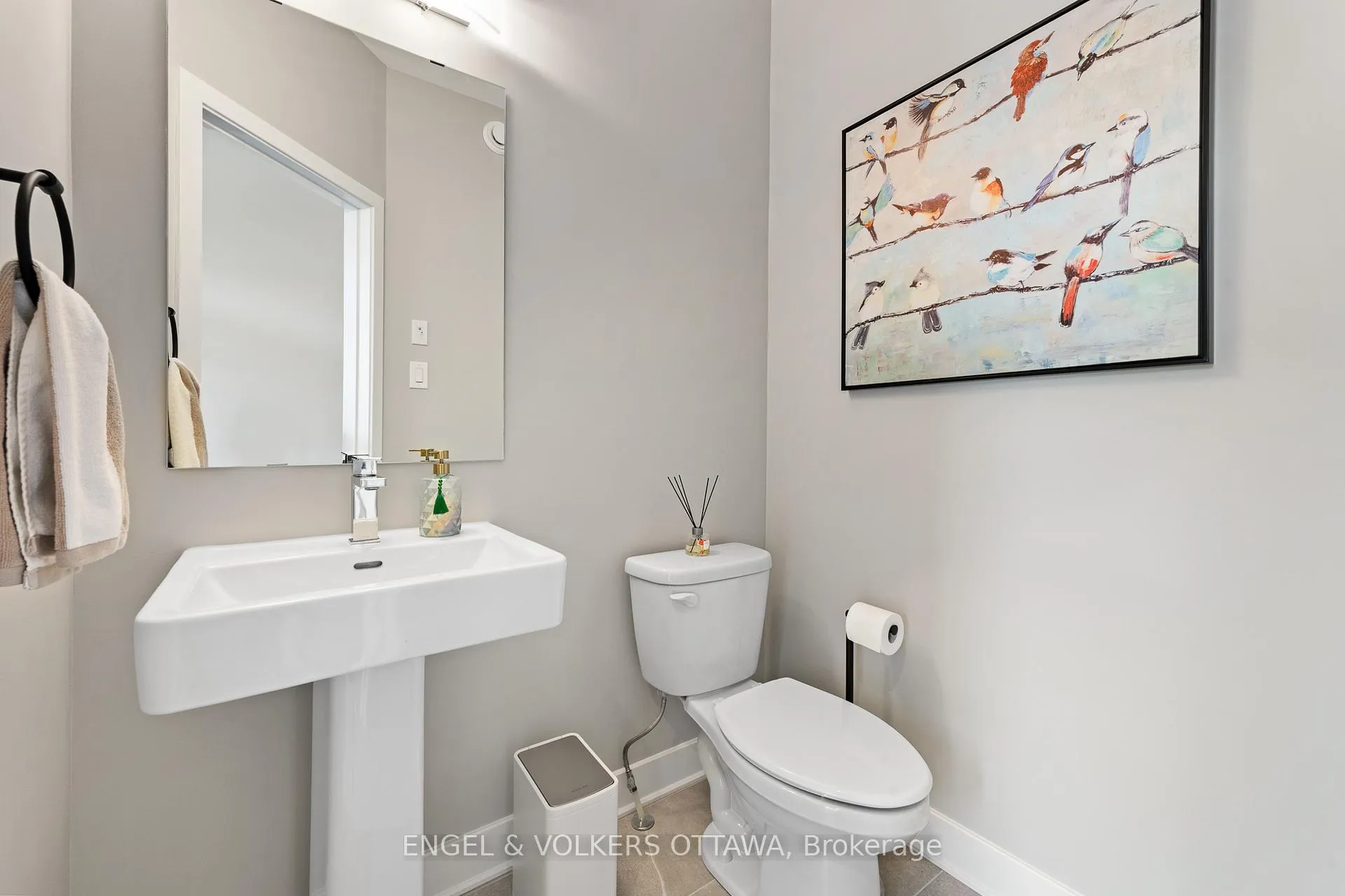 Photo 4 of 517 Cobra Crescent, Ottawa, Kanata - Emerald Meadows/Trailwest — HOMEH