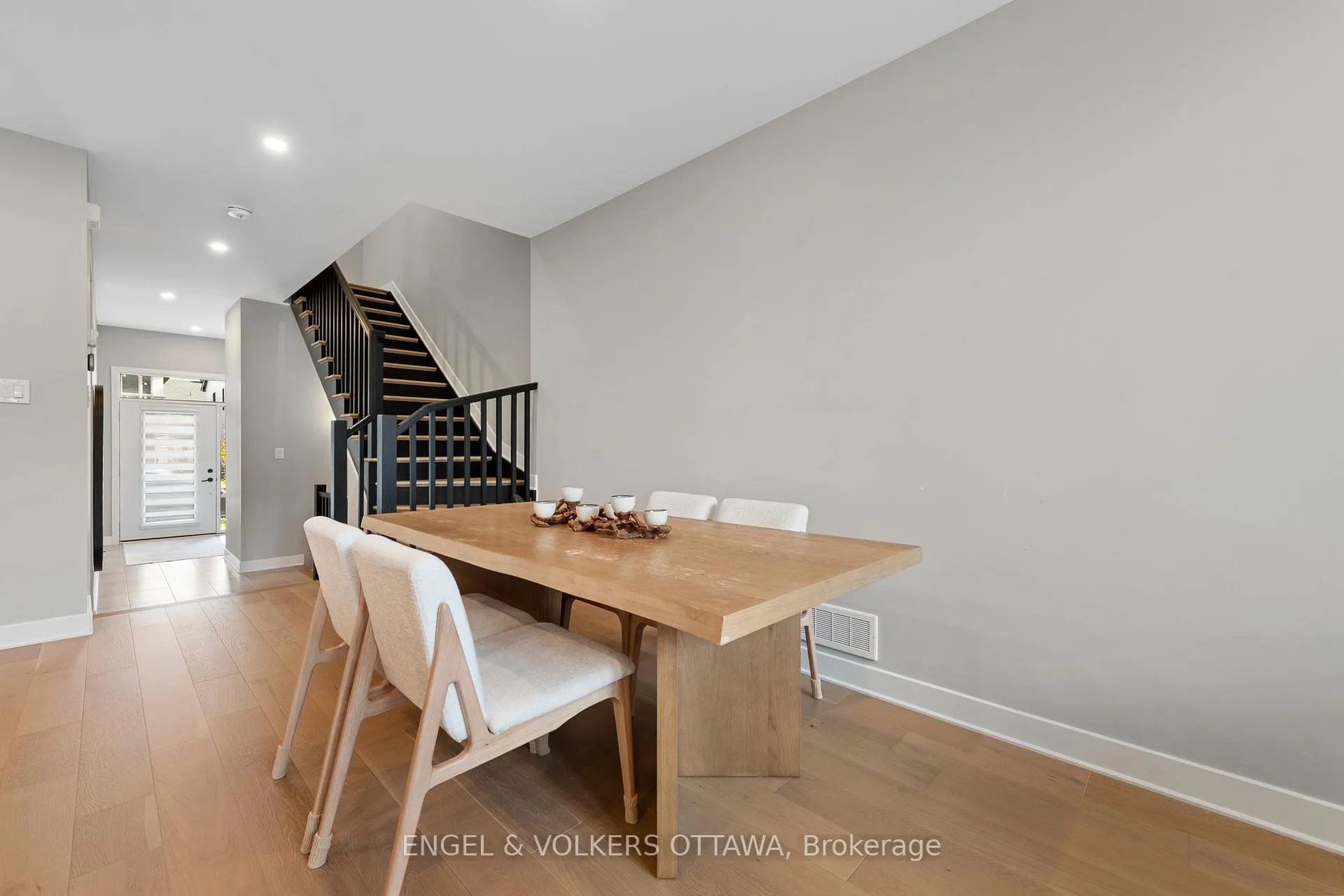 Photo 9 of 517 Cobra Crescent, Ottawa, Kanata - Emerald Meadows/Trailwest — HOMEH