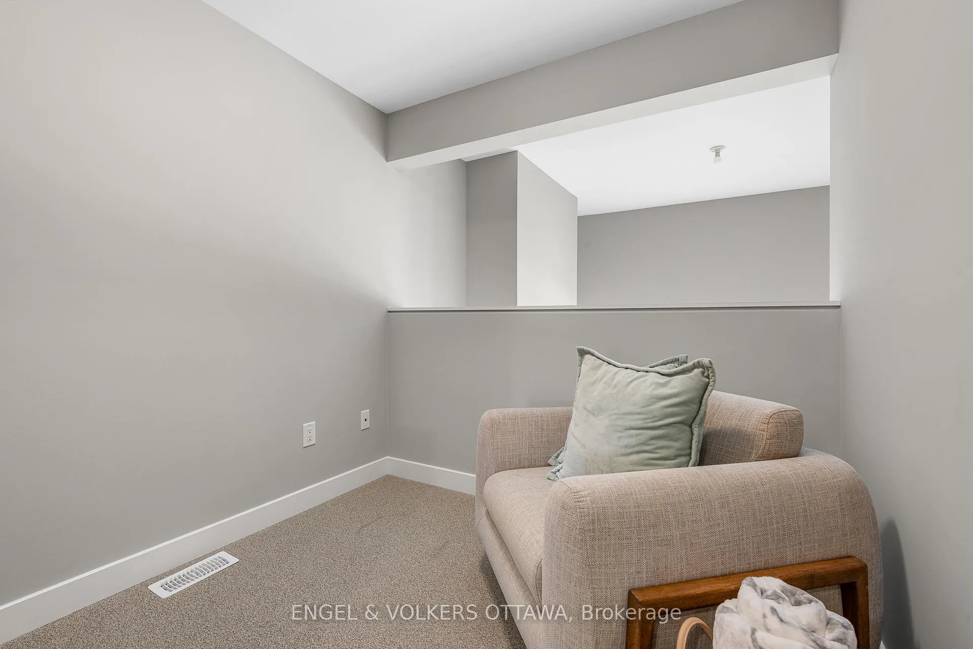 Photo 17 of 517 Cobra Crescent, Ottawa, Kanata - Emerald Meadows/Trailwest — HOMEH
