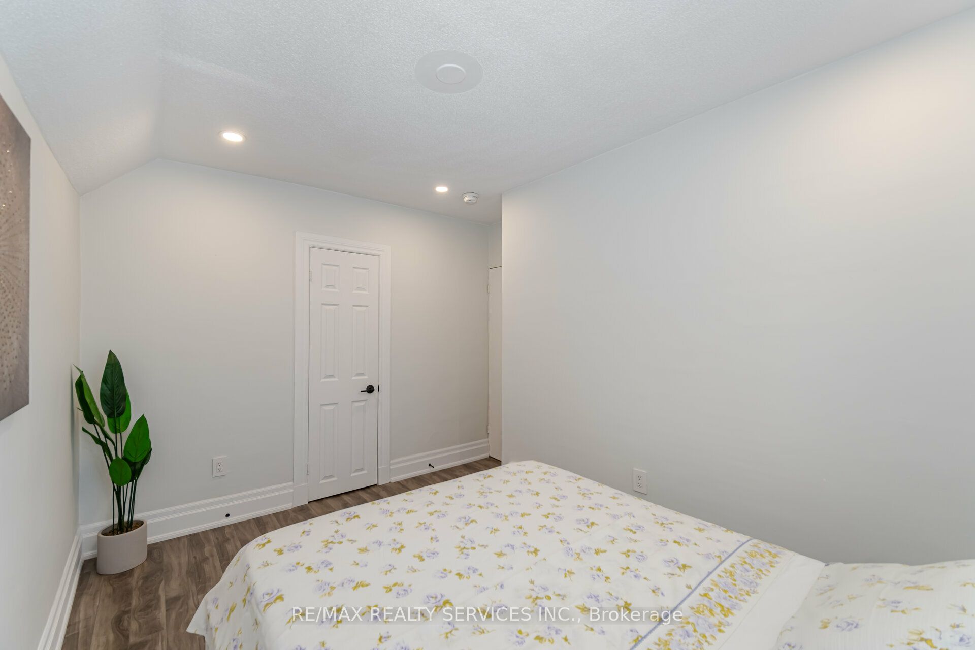 Photo 59 of 84 Clinton Street, Hamilton, Stipley — HOMEH