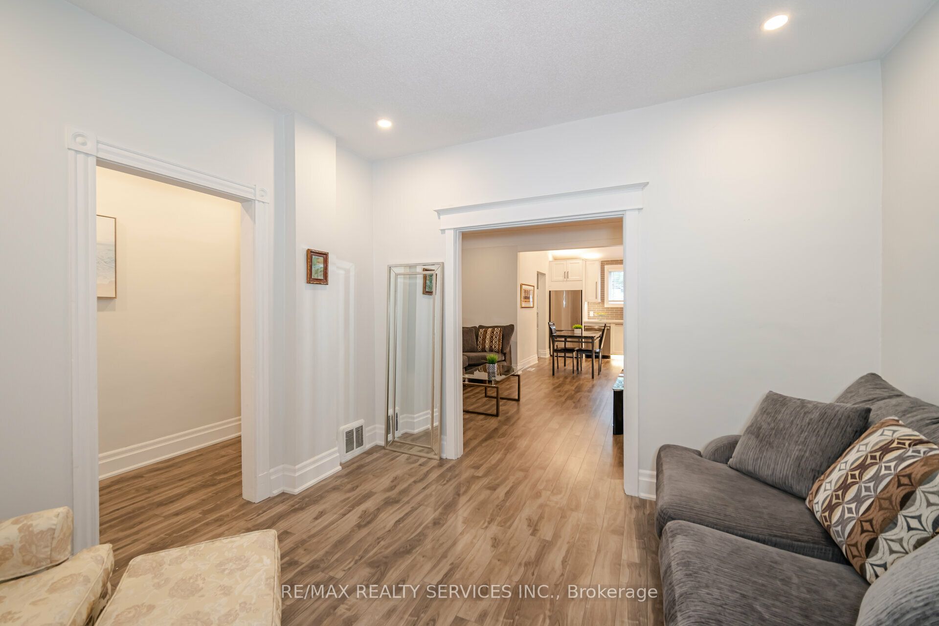 Photo 44 of 84 Clinton Street, Hamilton, Stipley — HOMEH