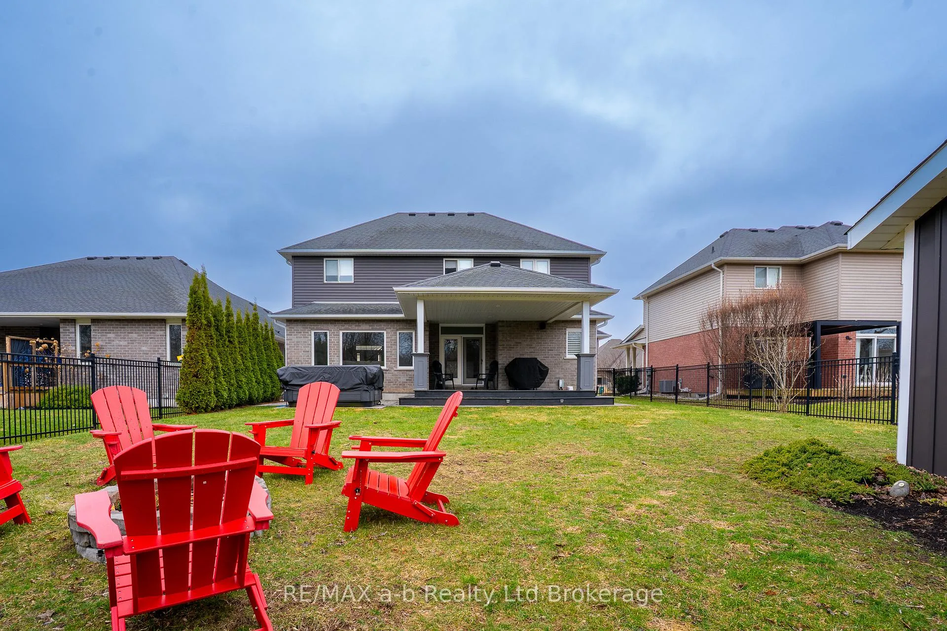 Photo 4 of 30 Brookside Lane, Tillsonburg — HOMEH