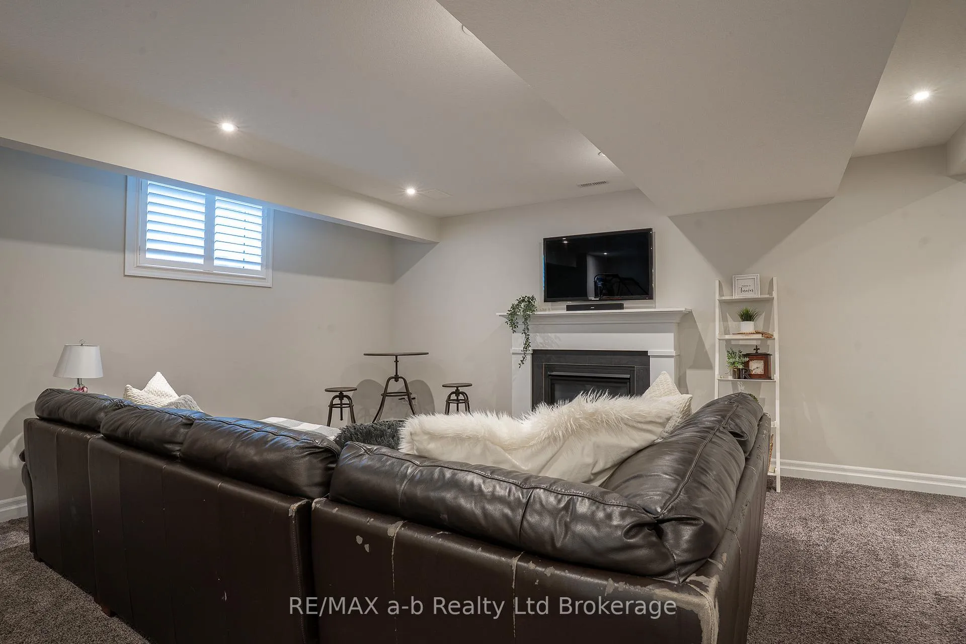 Photo 24 of 30 Brookside Lane, Tillsonburg — HOMEH