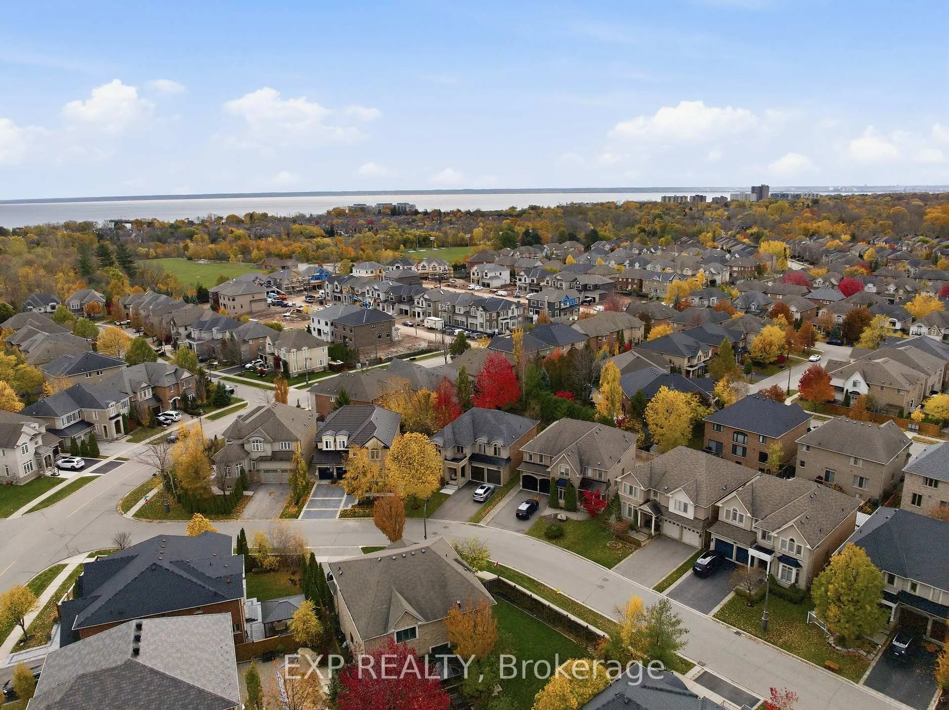 Photo 43 of 266 Admiral Drive, Oakville, Bronte — HOMEH