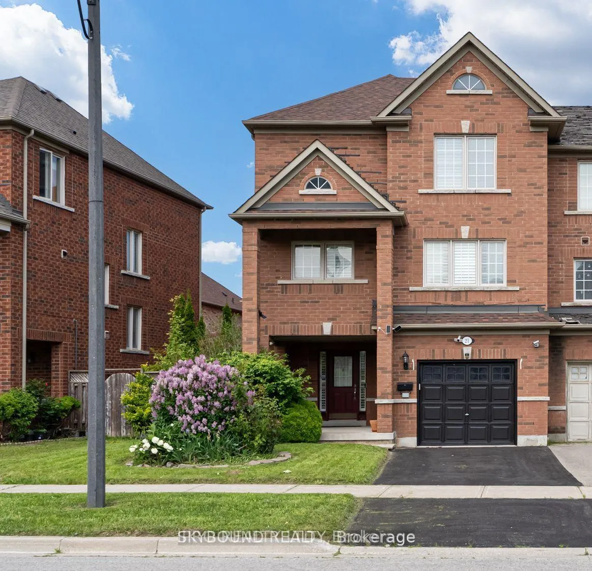 Front of 21 Polarlights Way