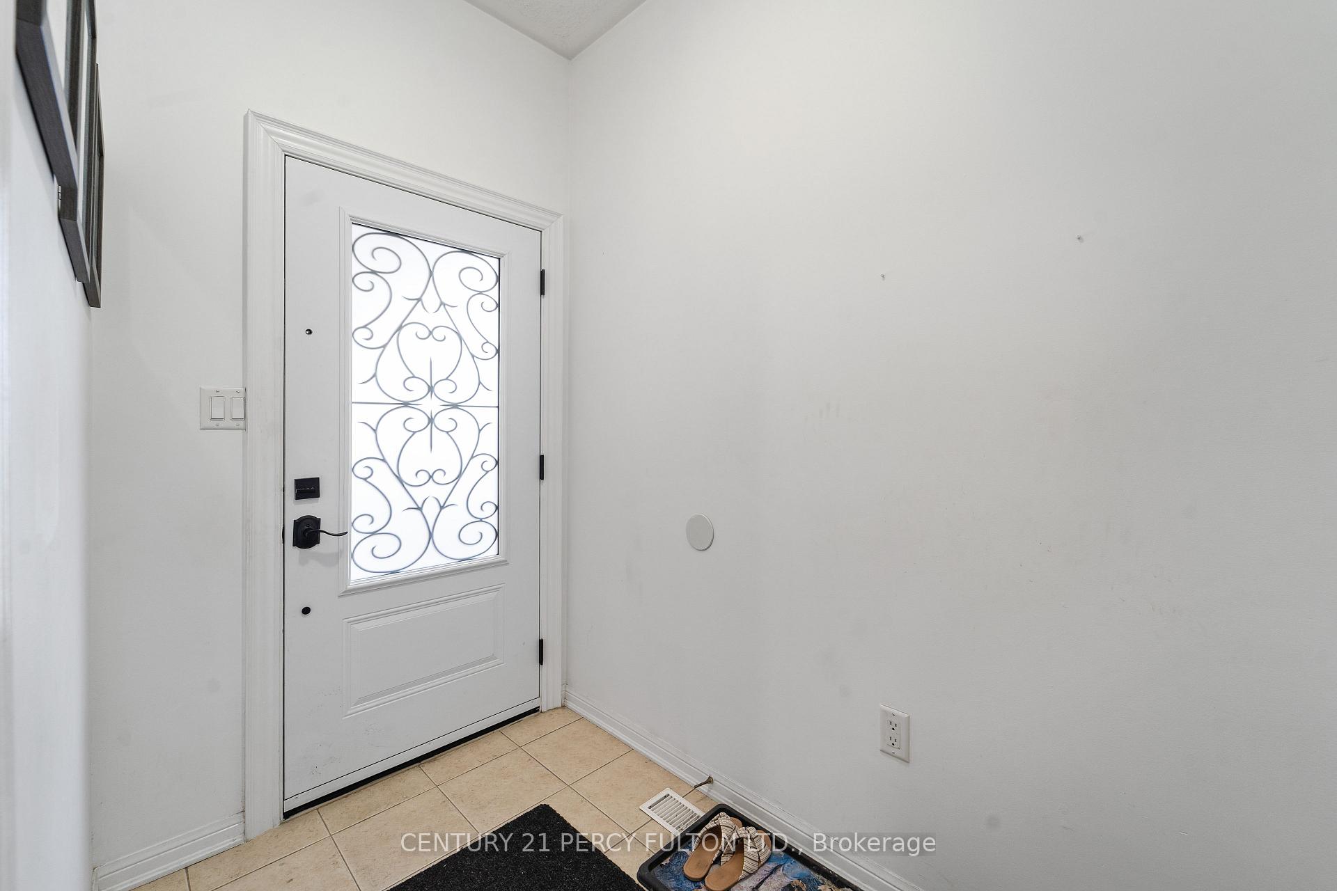 Photo 3 of Unit Basement, 100 Hummingbird Drive, Scarborough, Rouge — HOMEH