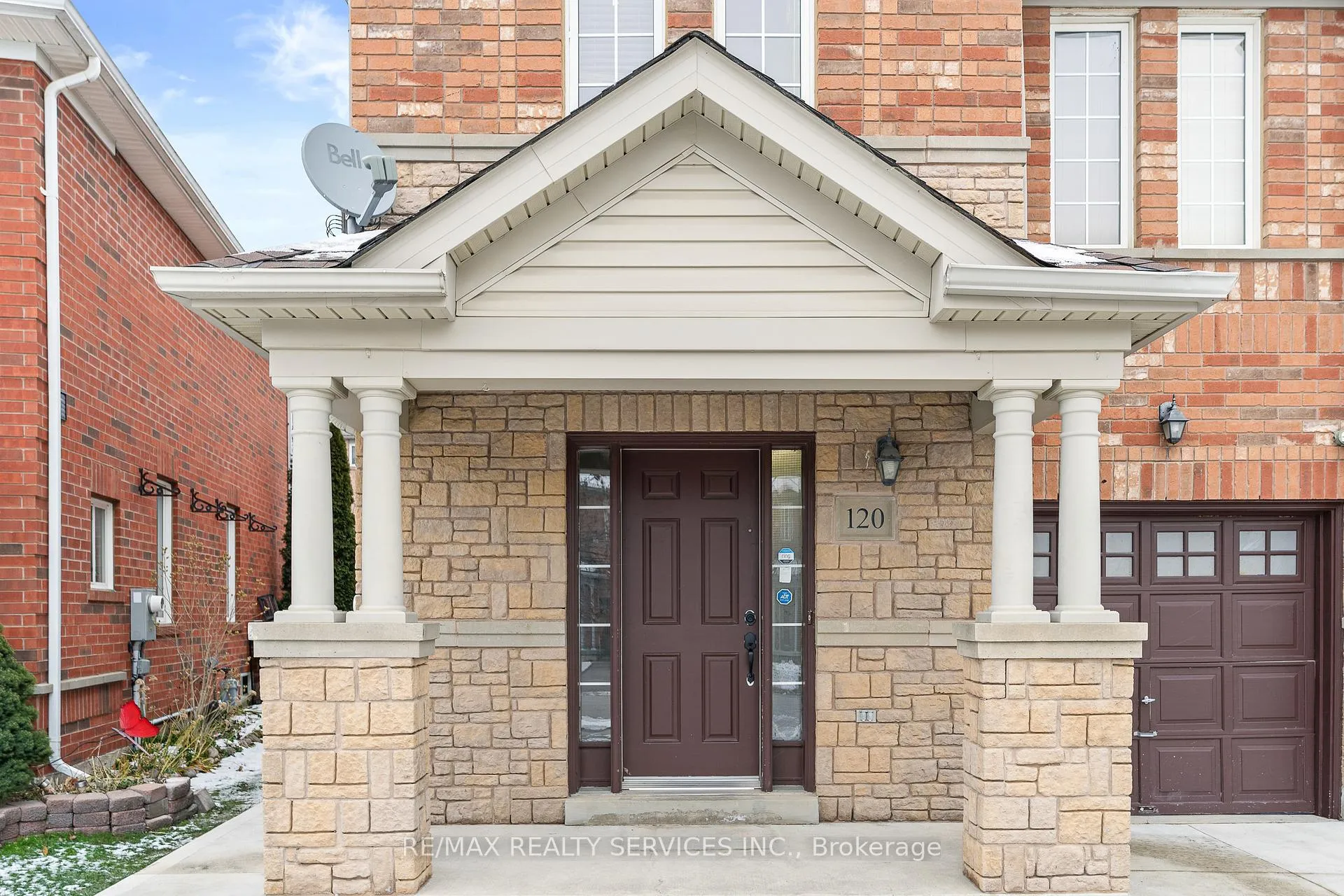Photo 3 of 120 Bushmill Circle, Brampton, Fletcher's Meadow — HOMEH