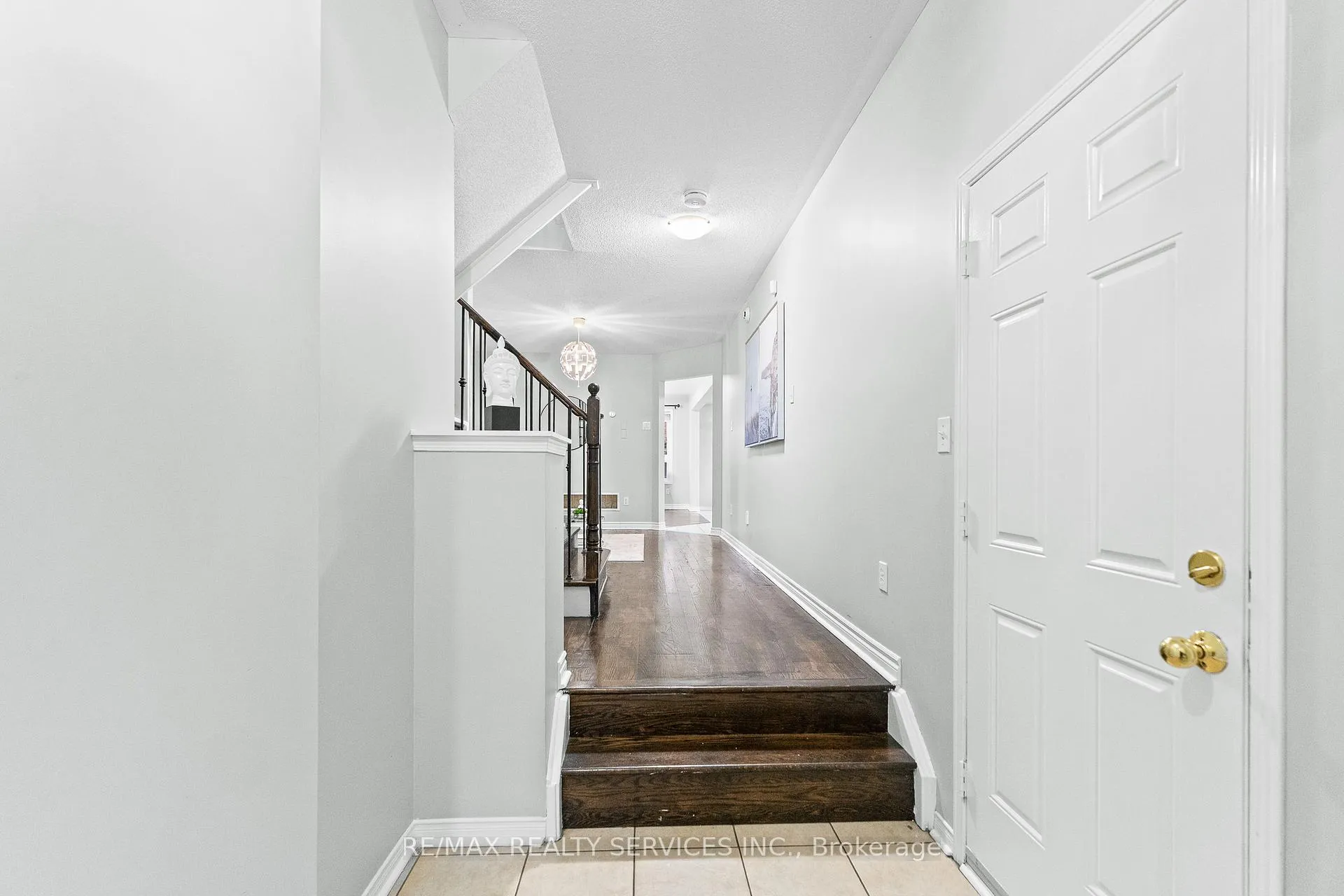 Photo 5 of 120 Bushmill Circle, Brampton, Fletcher's Meadow — HOMEH