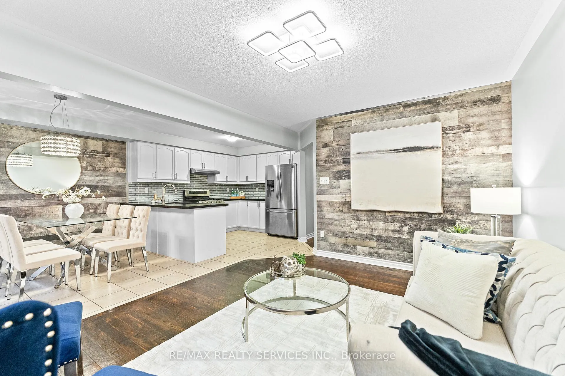 Photo 10 of 120 Bushmill Circle, Brampton, Fletcher's Meadow — HOMEH