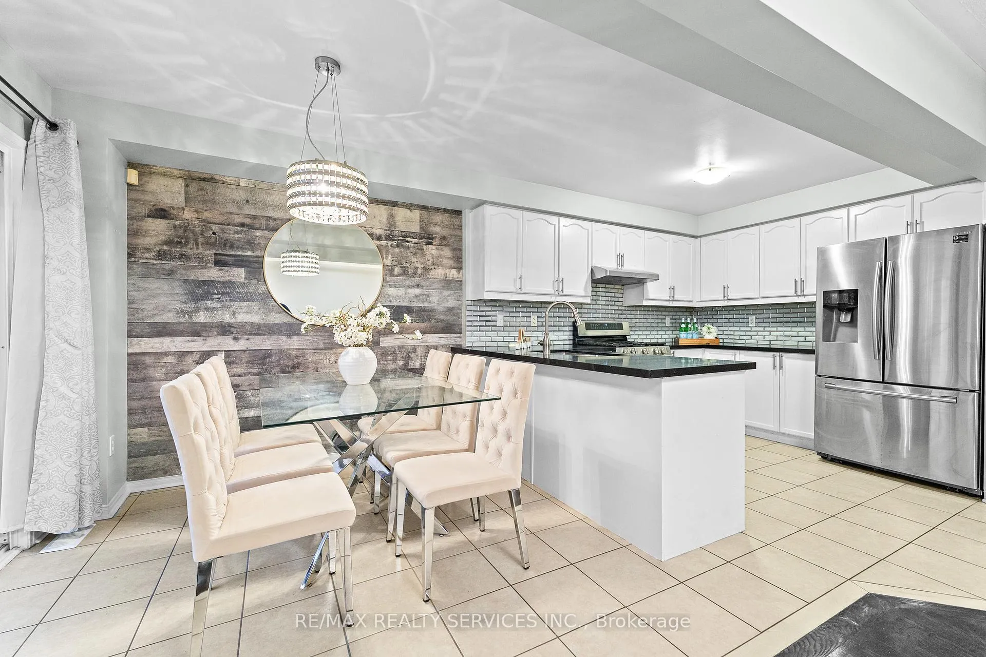 Photo 12 of 120 Bushmill Circle, Brampton, Fletcher's Meadow — HOMEH