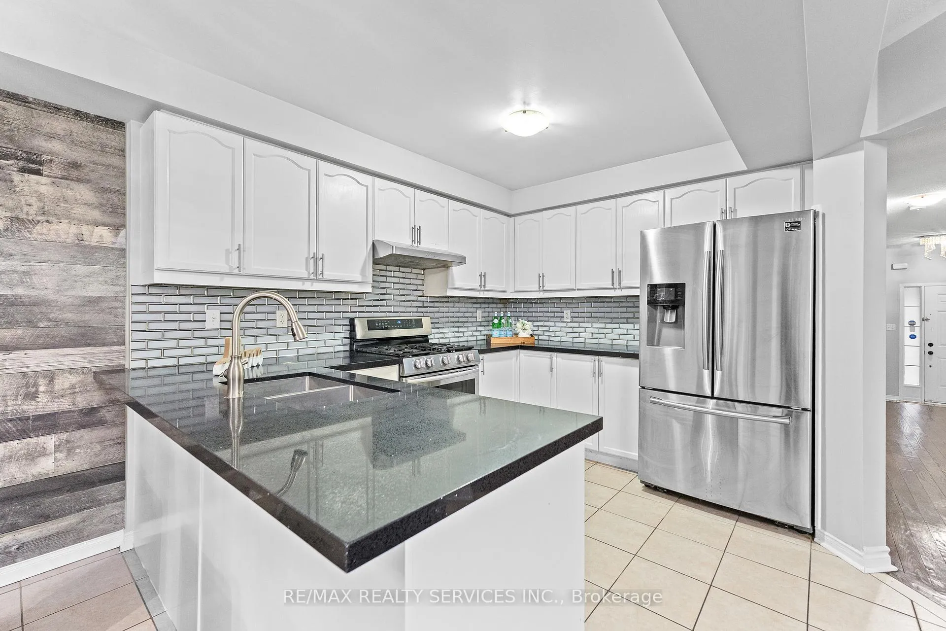 Photo 13 of 120 Bushmill Circle, Brampton, Fletcher's Meadow — HOMEH