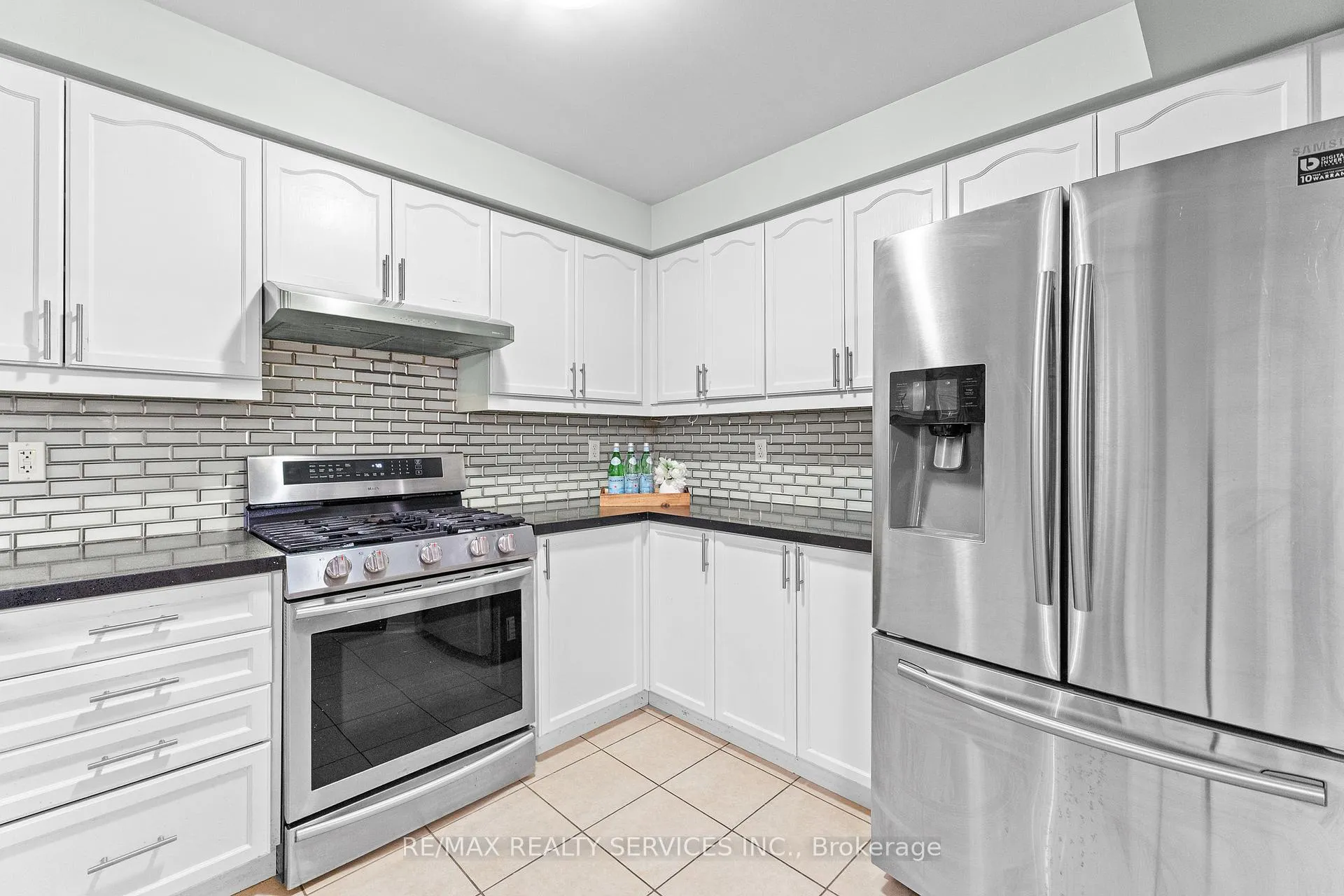 Photo 14 of 120 Bushmill Circle, Brampton, Fletcher's Meadow — HOMEH