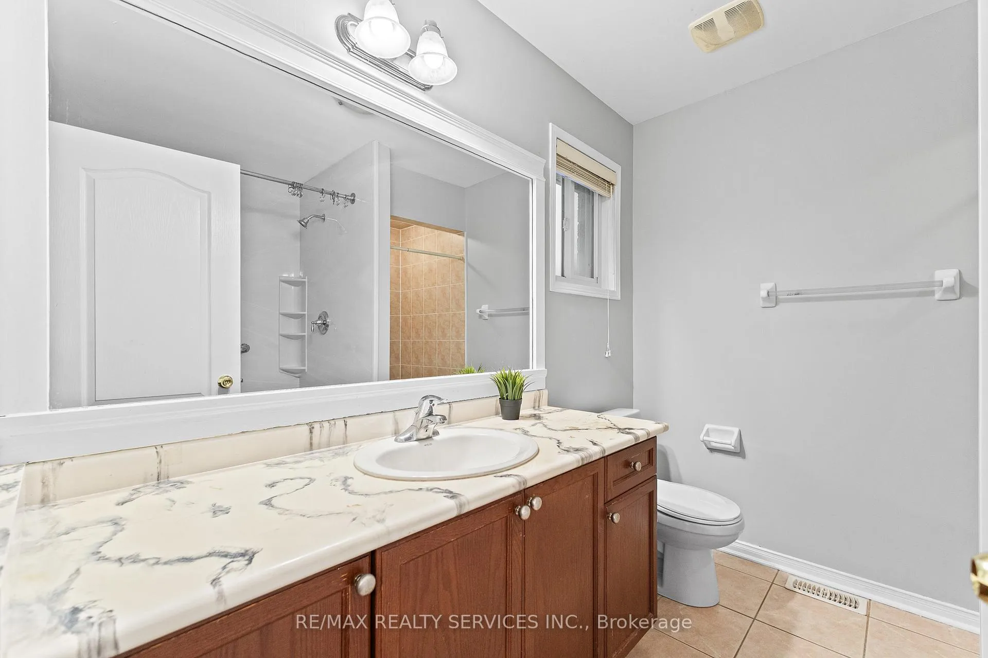 Photo 21 of 120 Bushmill Circle, Brampton, Fletcher's Meadow — HOMEH