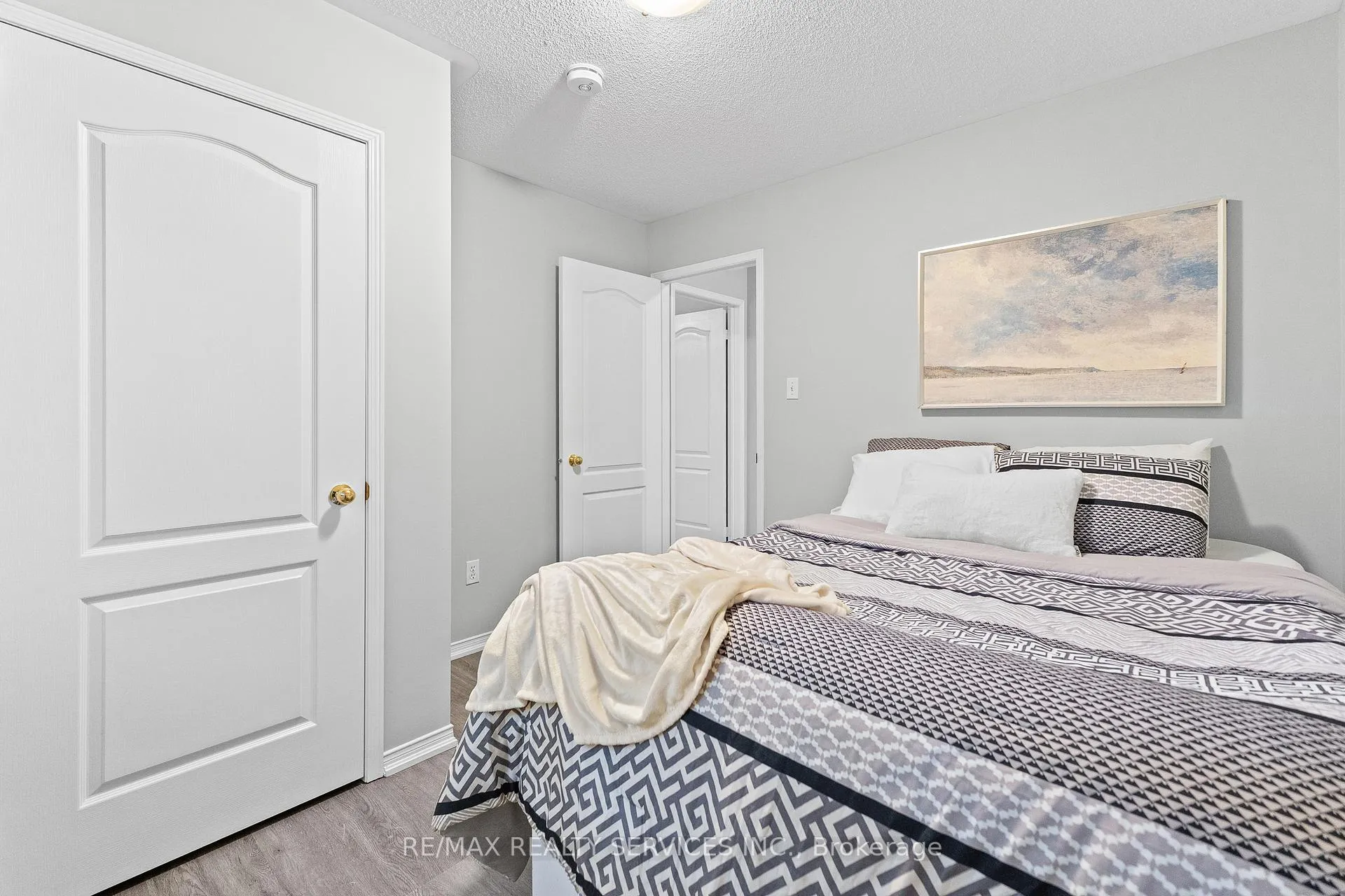 Photo 25 of 120 Bushmill Circle, Brampton, Fletcher's Meadow — HOMEH