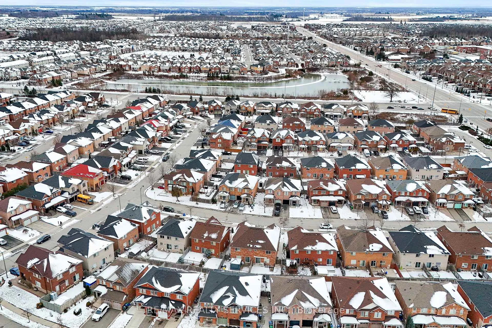 Photo 38 of 120 Bushmill Circle, Brampton, Fletcher's Meadow — HOMEH