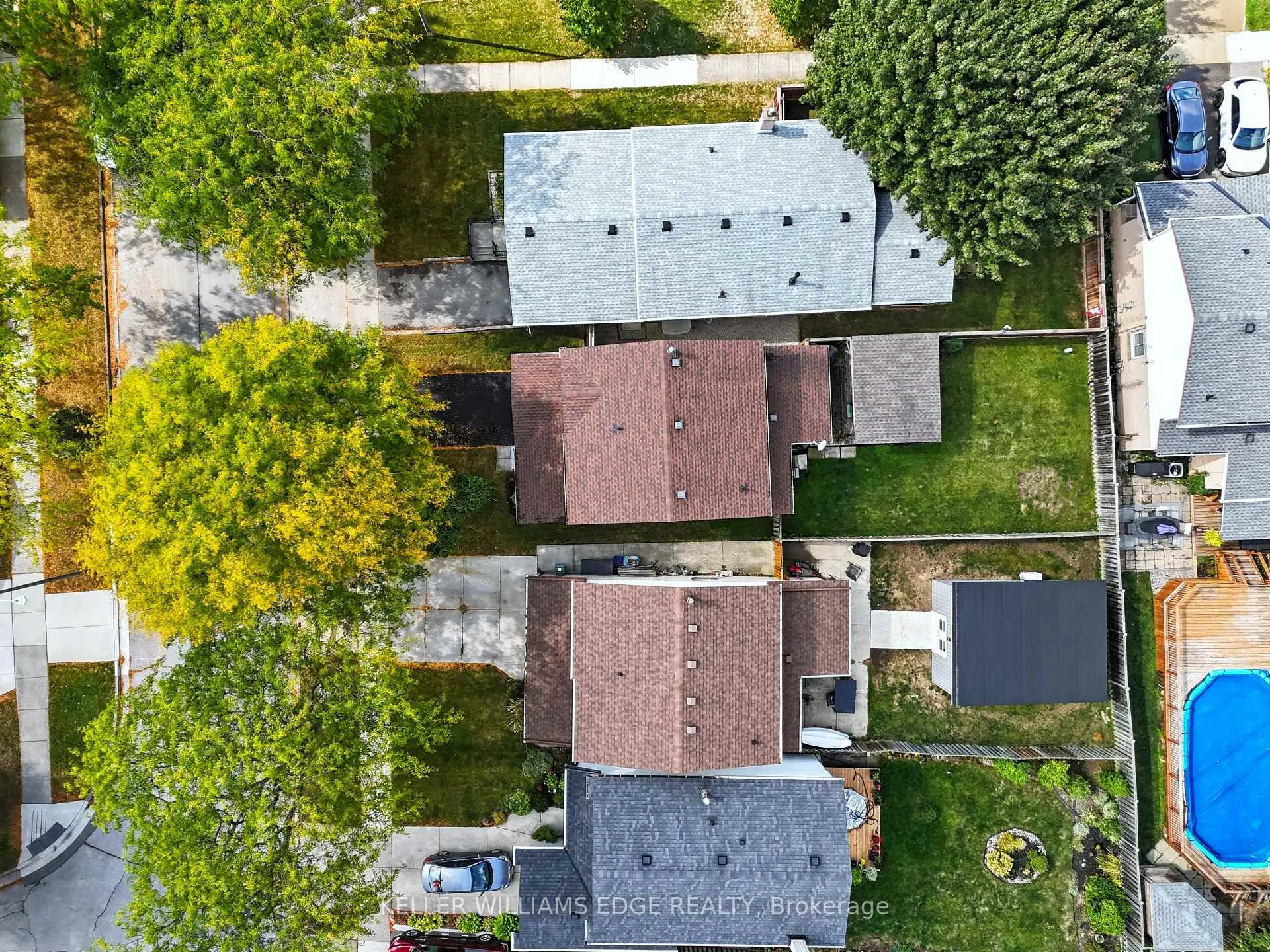 Photo 3 of 56 Muscot Drive, Hamilton, Stoney Creek Mountain — HOMEH