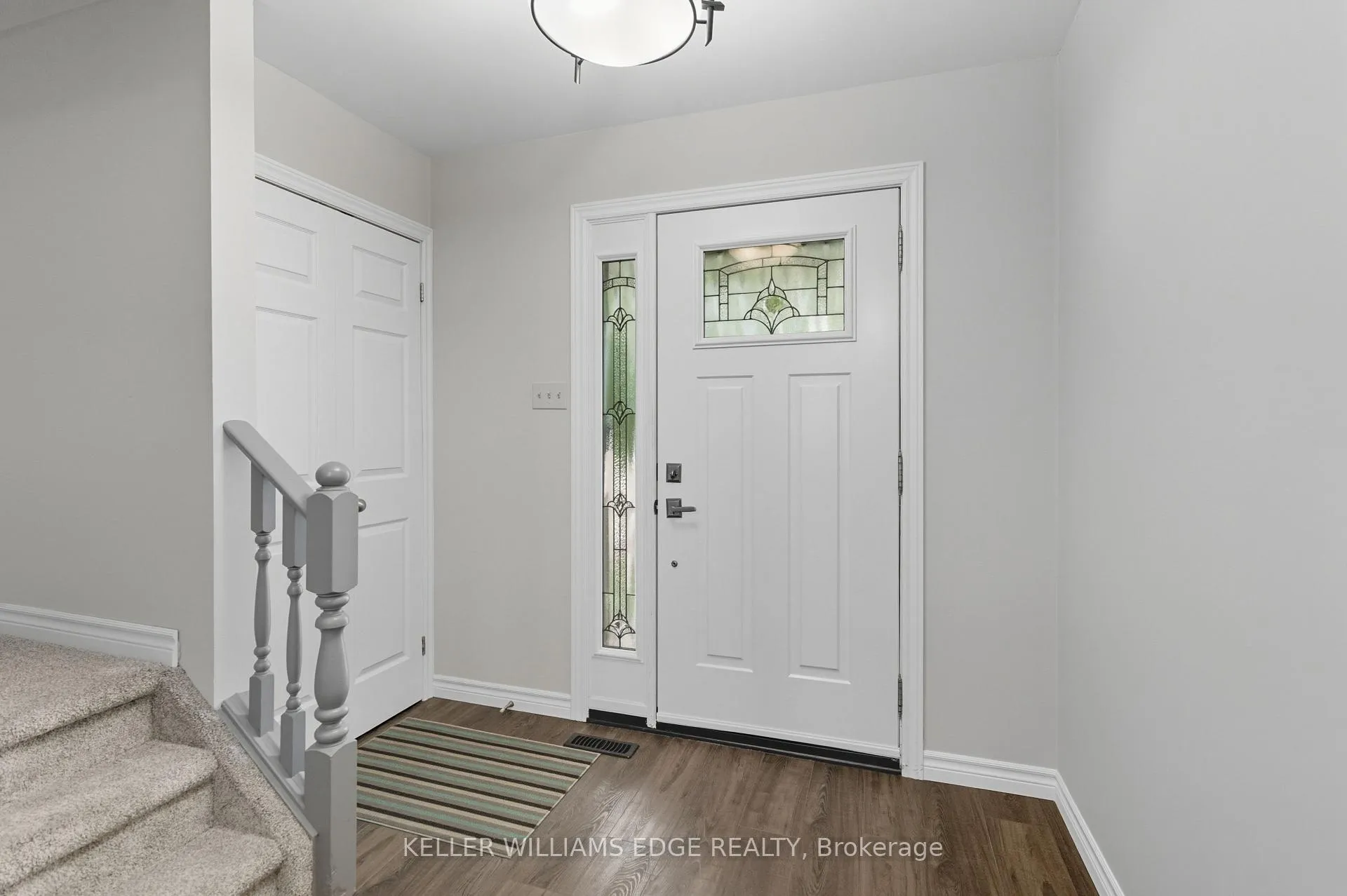 Photo 5 of 56 Muscot Drive, Hamilton, Stoney Creek Mountain — HOMEH