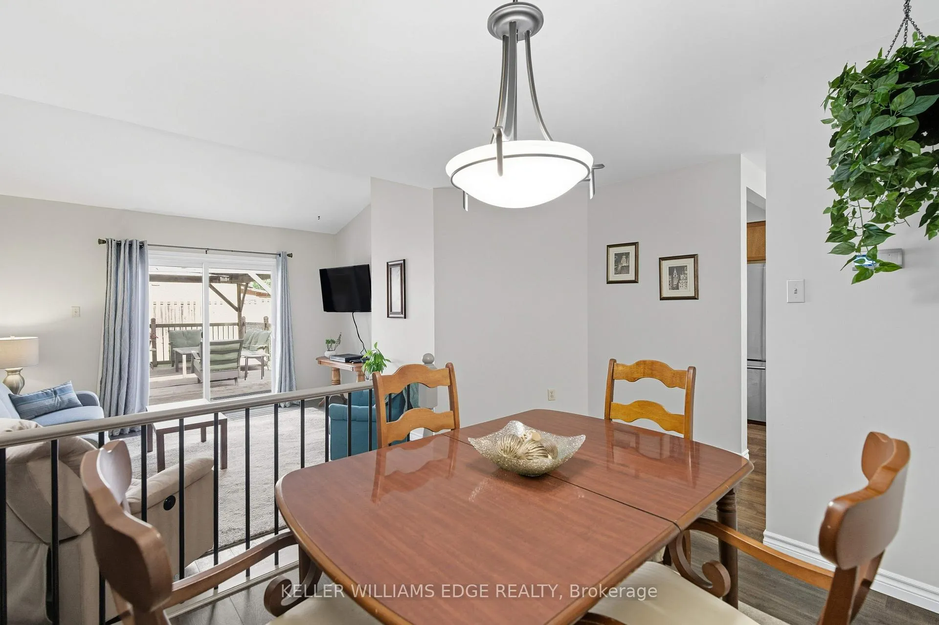 Photo 13 of 56 Muscot Drive, Hamilton, Stoney Creek Mountain — HOMEH